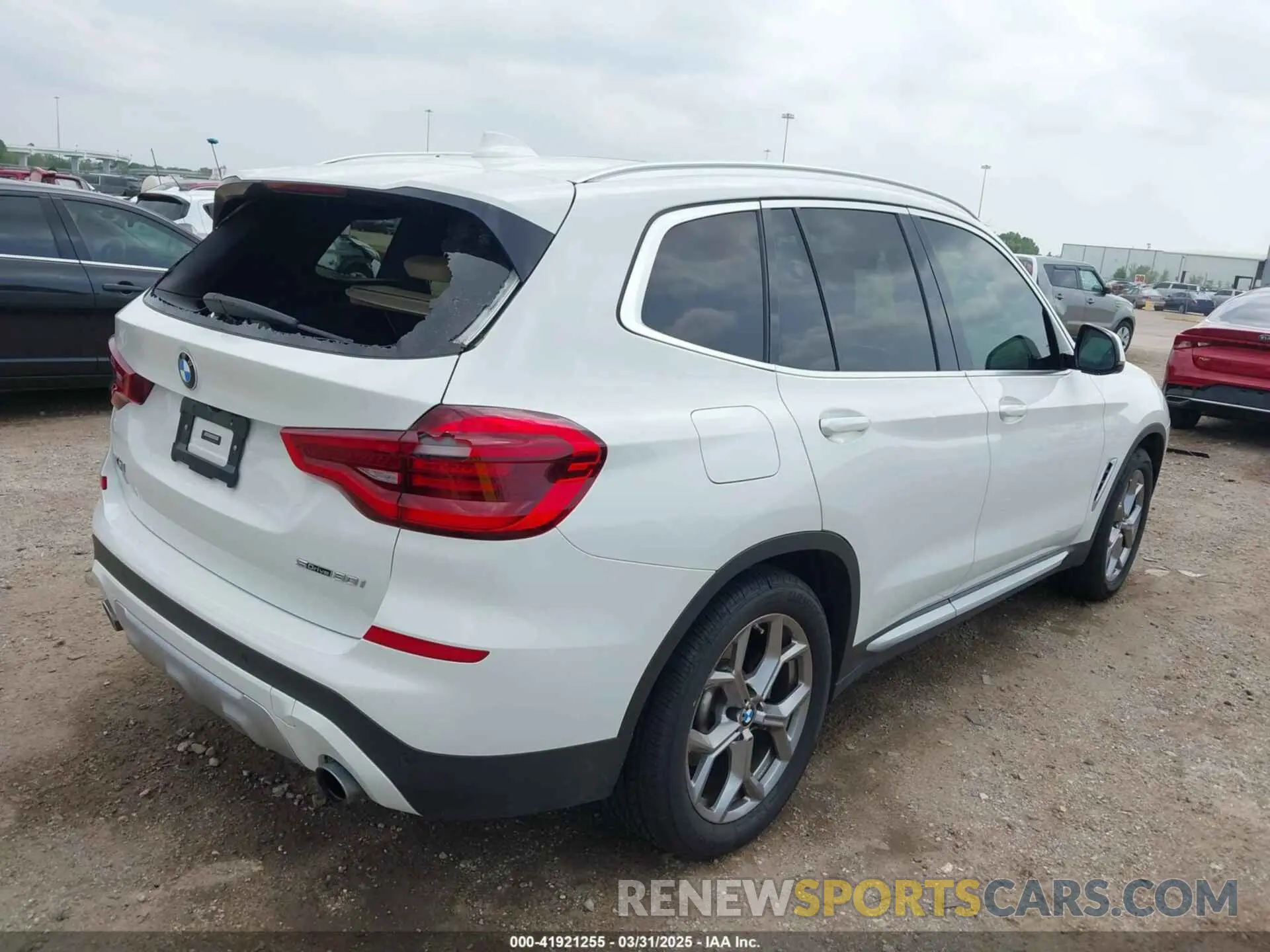 4 Фотография поврежденного автомобиля 5UXTY3C04M9D81731 BMW X3 2021