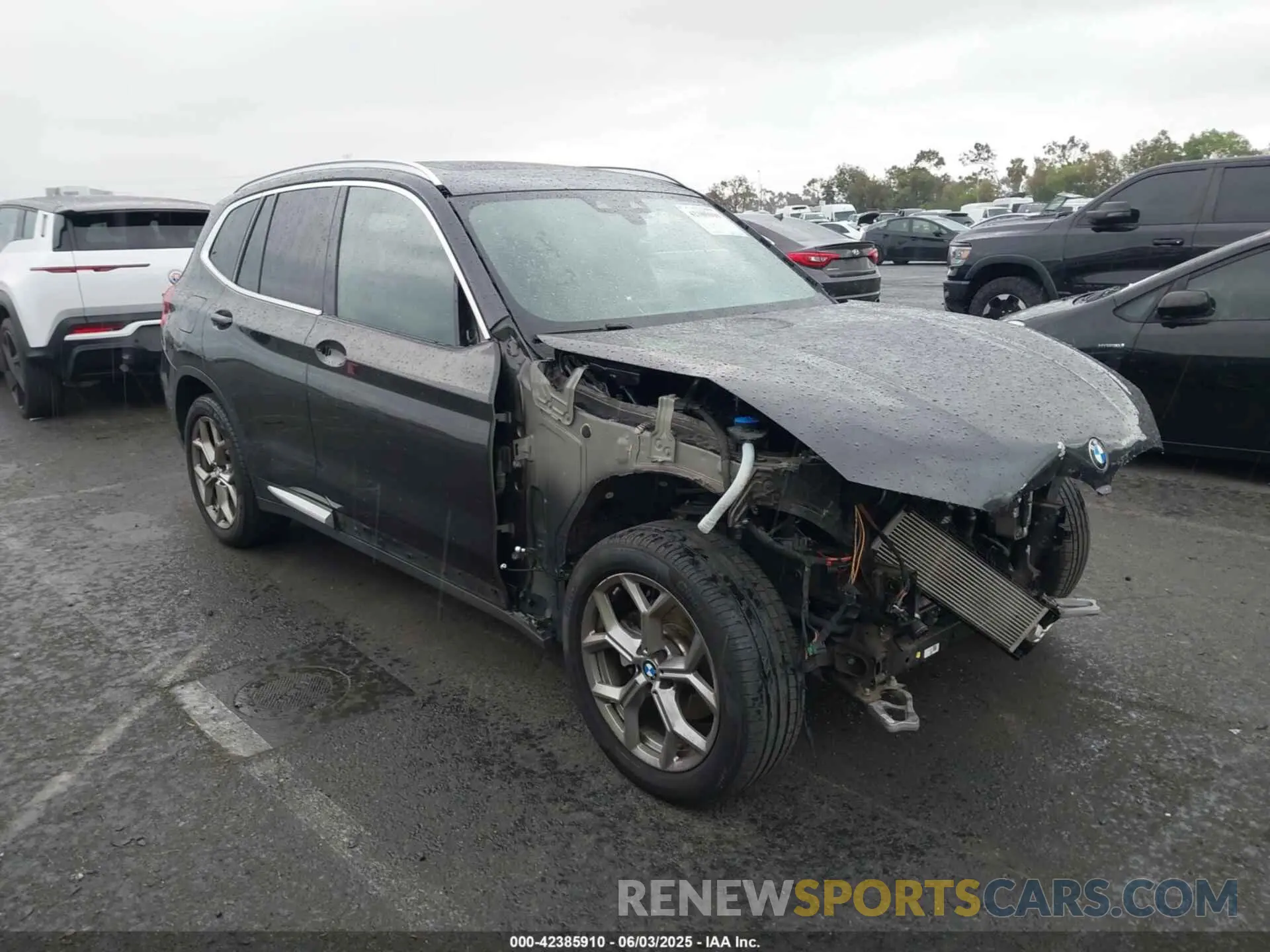 1 Photograph of a damaged car 5UXTY3C05M9F61235 BMW X3 2021