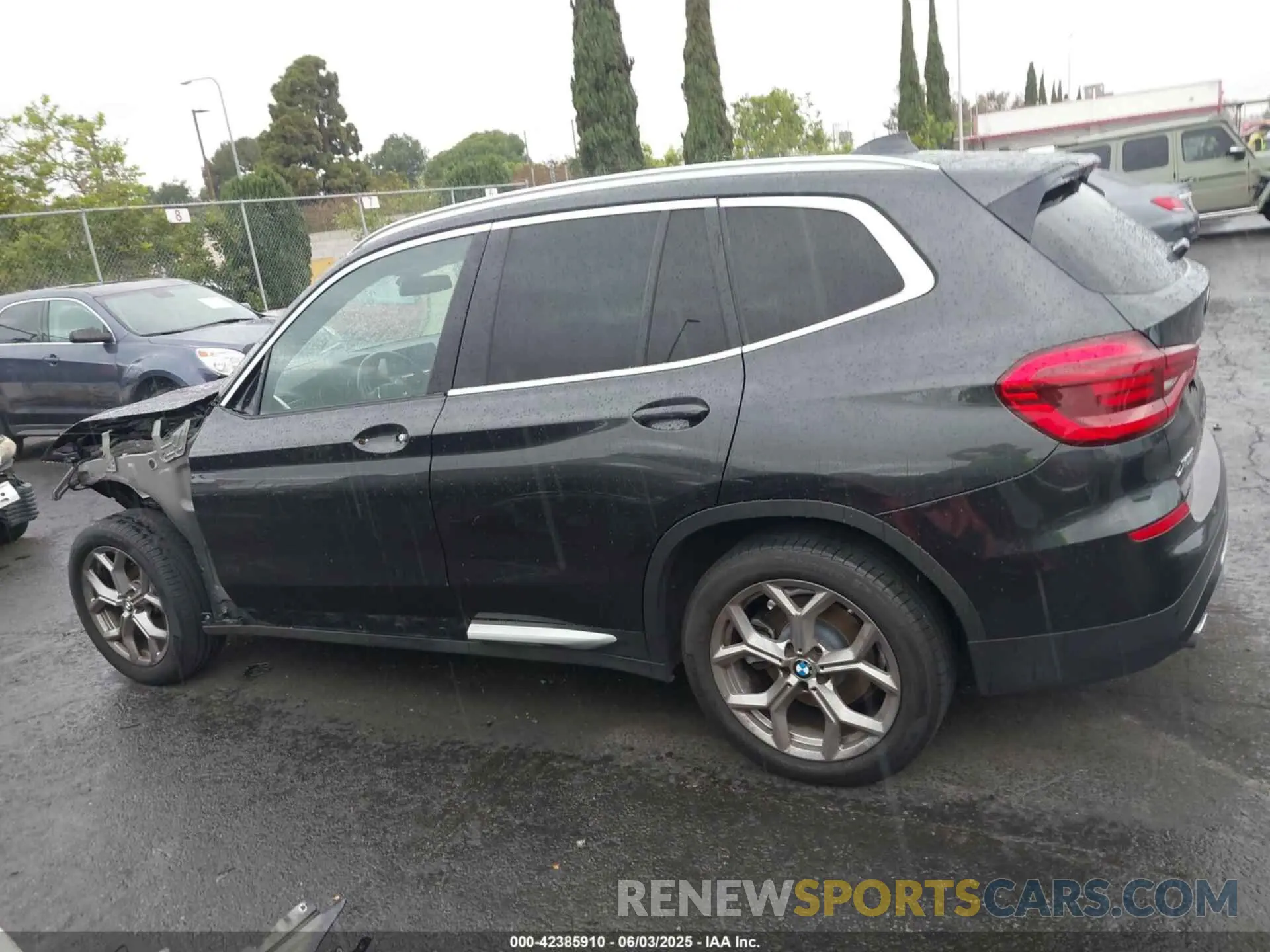 15 Photograph of a damaged car 5UXTY3C05M9F61235 BMW X3 2021