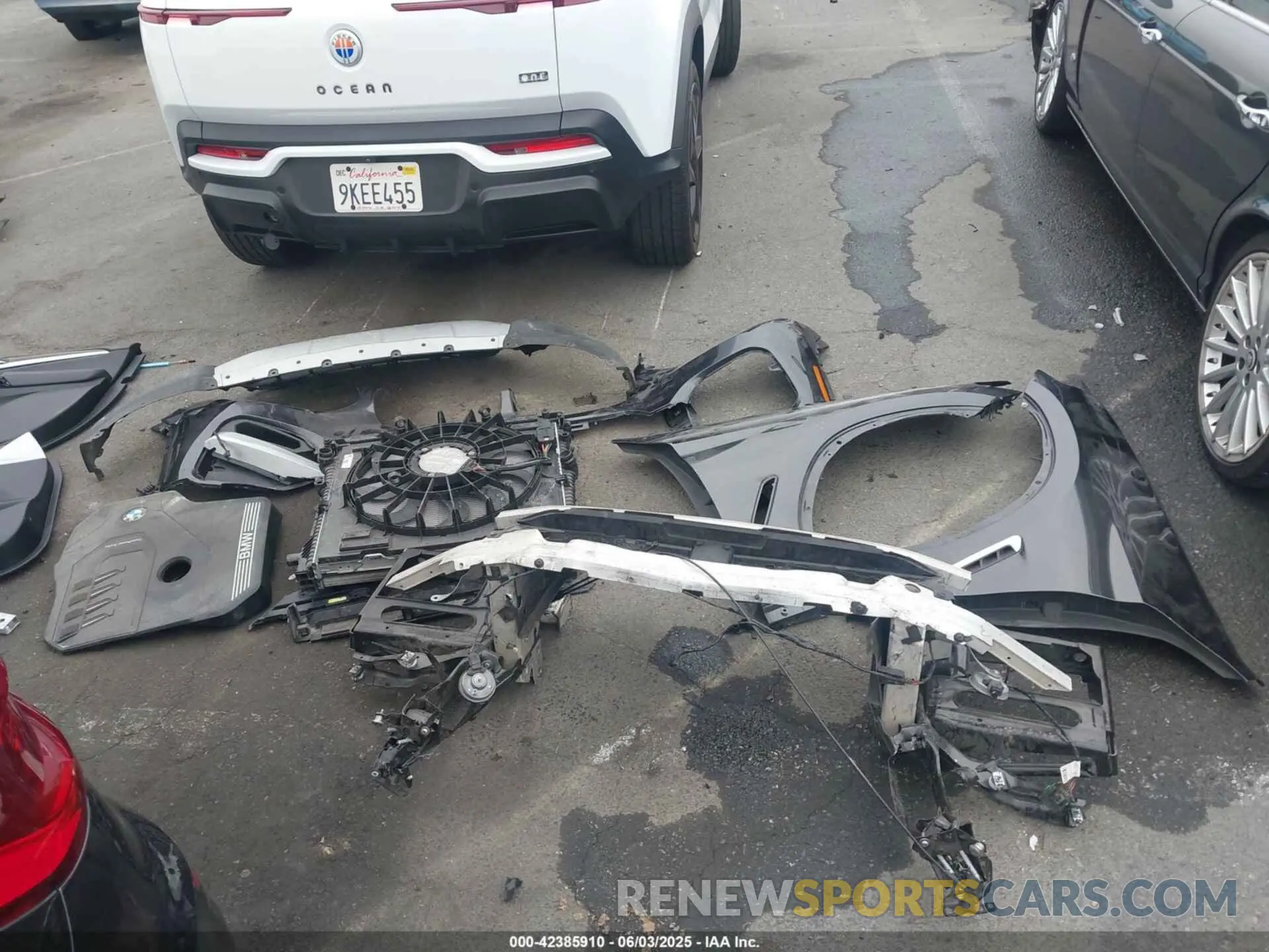 18 Photograph of a damaged car 5UXTY3C05M9F61235 BMW X3 2021
