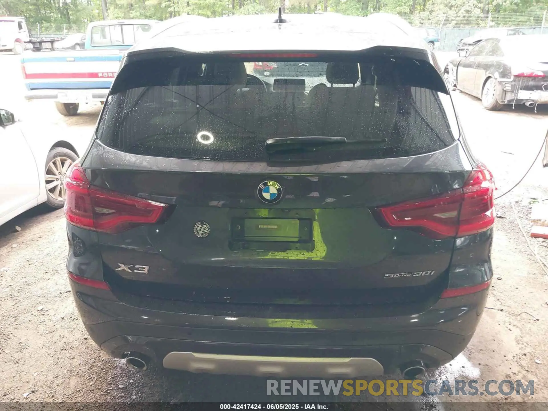 16 Photograph of a damaged car 5UXTY3C05M9H65825 BMW X3 2021