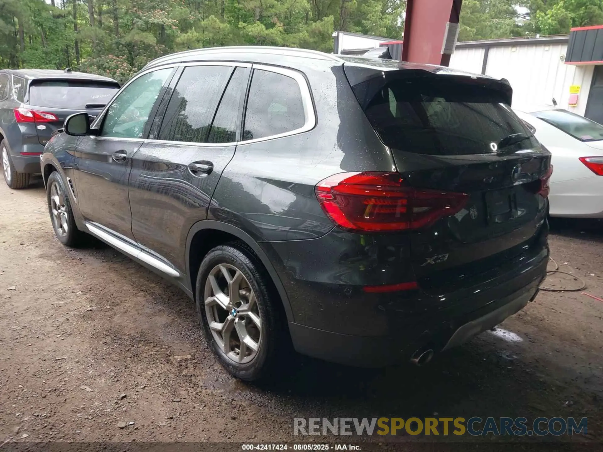 3 Photograph of a damaged car 5UXTY3C05M9H65825 BMW X3 2021