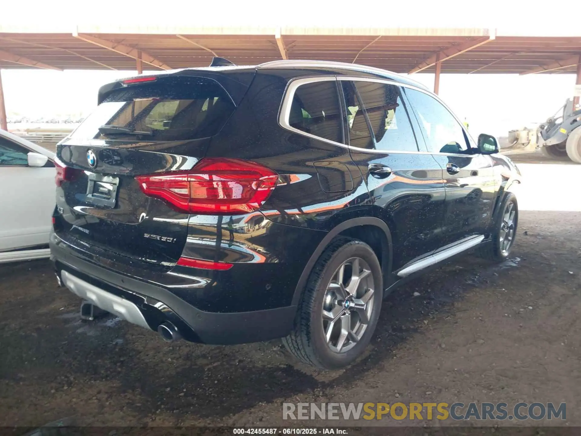 4 Photograph of a damaged car 5UXTY3C07M9E74629 BMW X3 2021