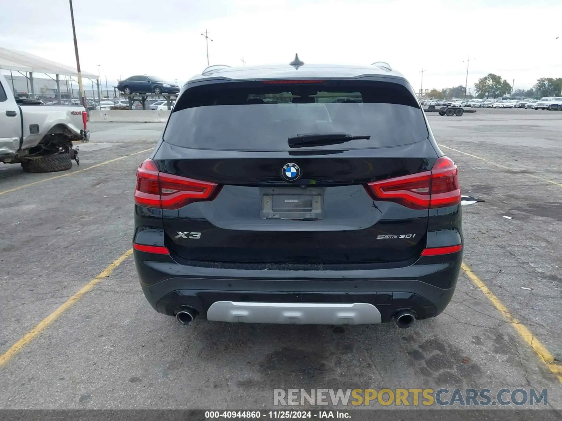 16 Photograph of a damaged car 5UXTY3C07M9F60958 BMW X3 2021