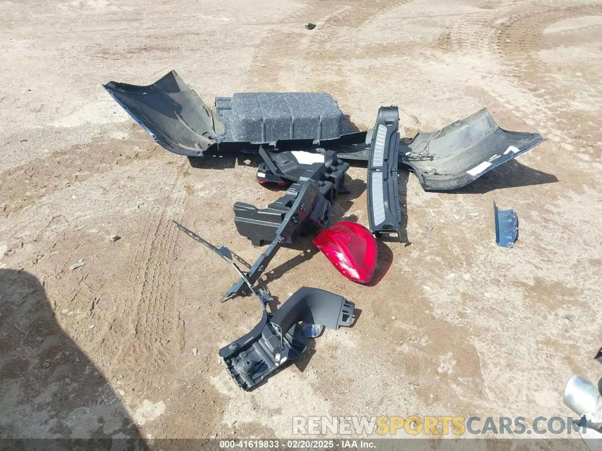 12 Photograph of a damaged car 5UXTY3C09M9E25058 BMW X3 2021