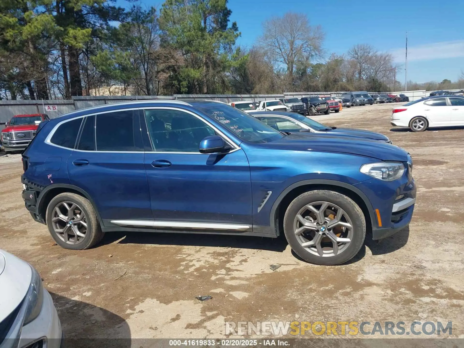 14 Photograph of a damaged car 5UXTY3C09M9E25058 BMW X3 2021