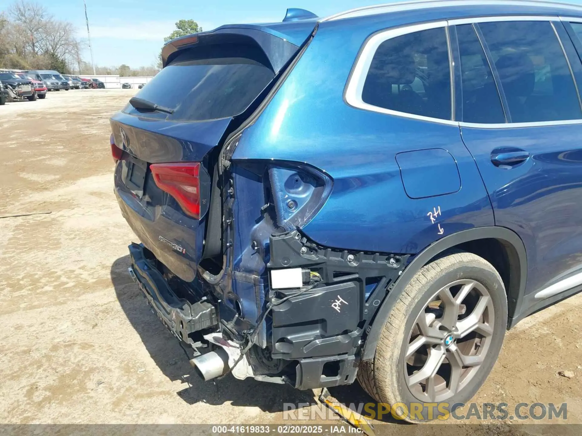 18 Photograph of a damaged car 5UXTY3C09M9E25058 BMW X3 2021