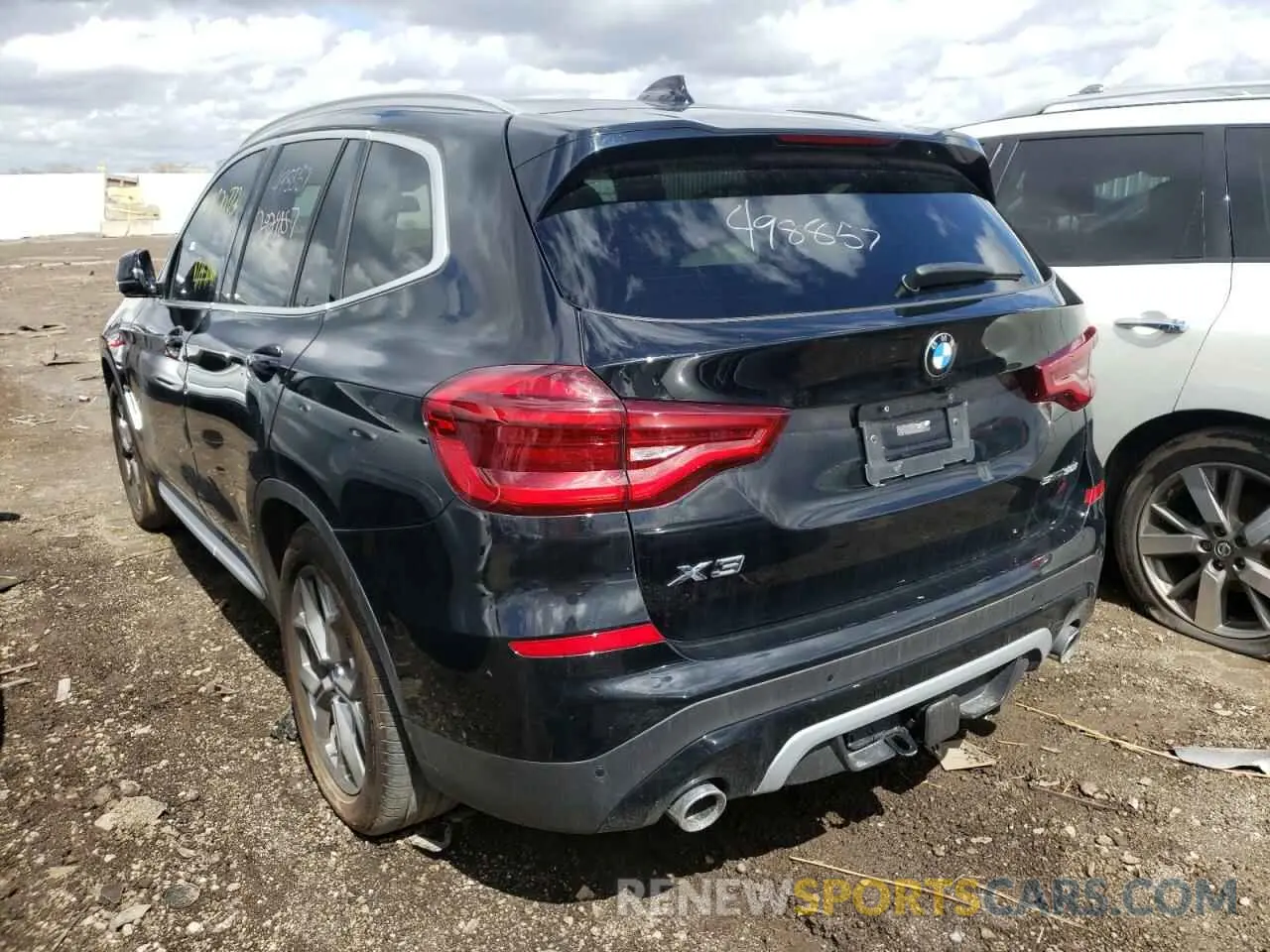 3 Photograph of a damaged car 5UXTY3C09M9F45104 BMW X3 2021