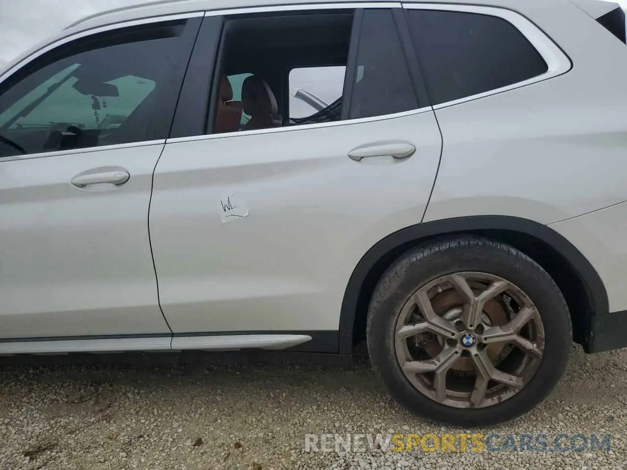 13 Photograph of a damaged car 5UXTY3C09M9F98756 BMW X3 2021