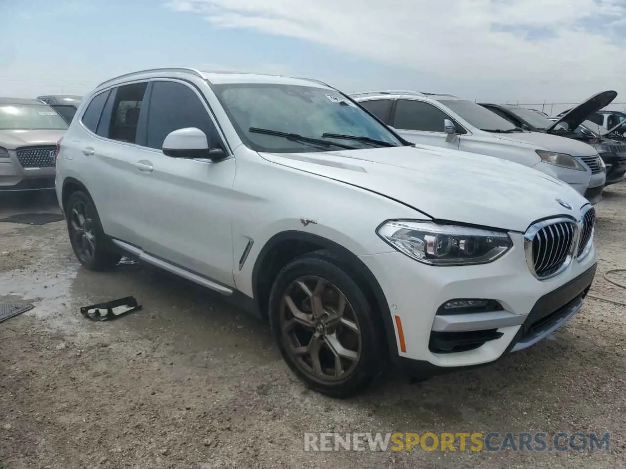 4 Photograph of a damaged car 5UXTY3C09M9F98756 BMW X3 2021