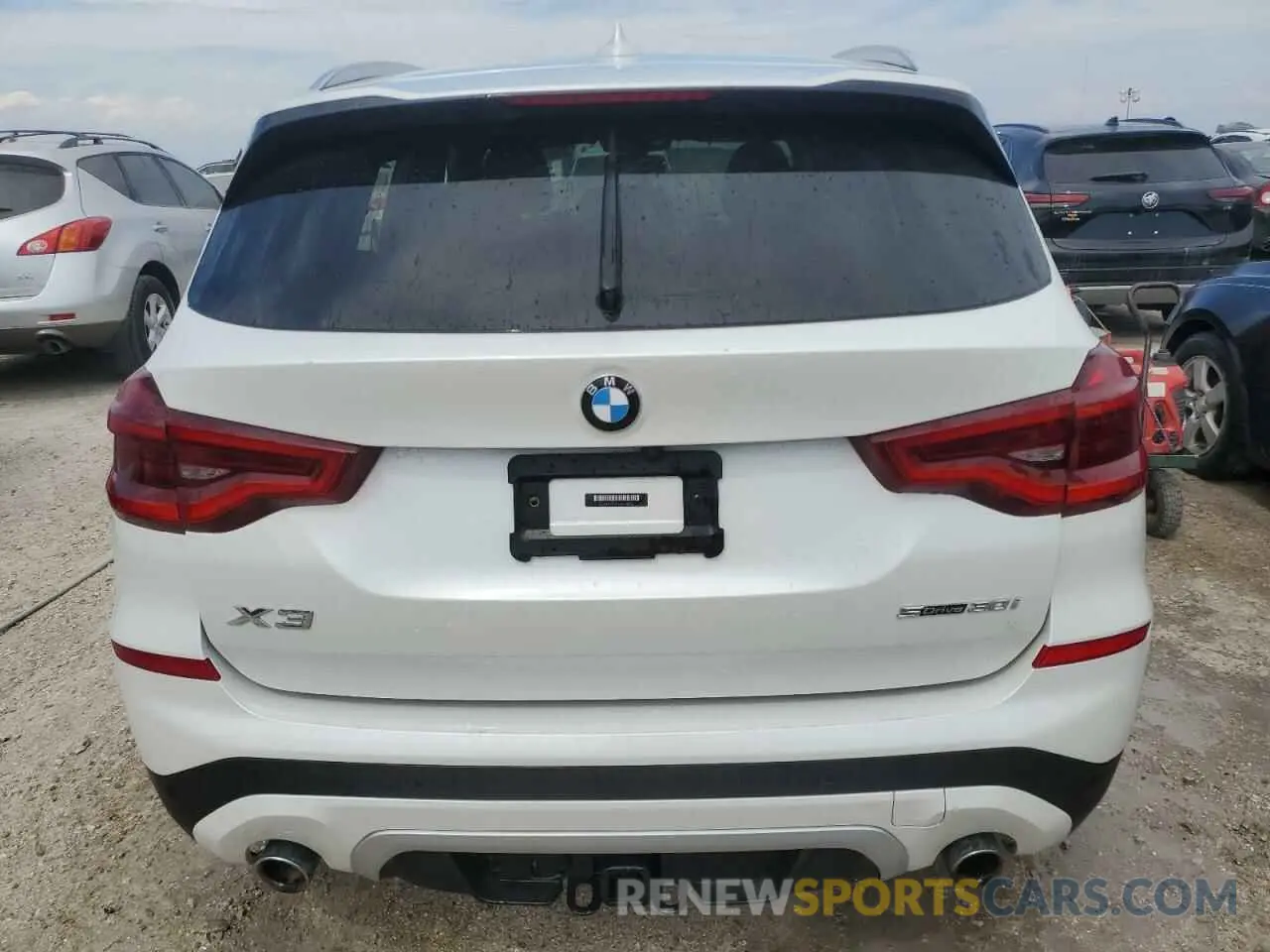6 Photograph of a damaged car 5UXTY3C09M9F98756 BMW X3 2021