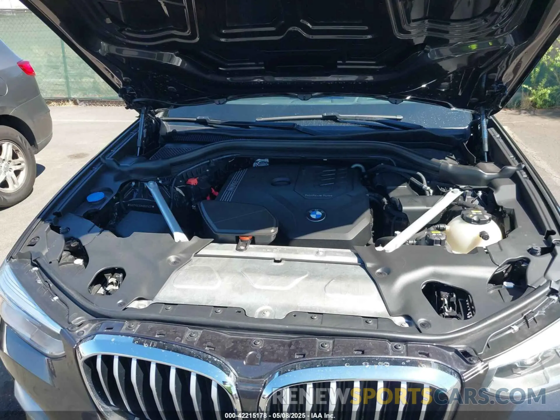 10 Photograph of a damaged car 5UXTY5C00M9E87427 BMW X3 2021