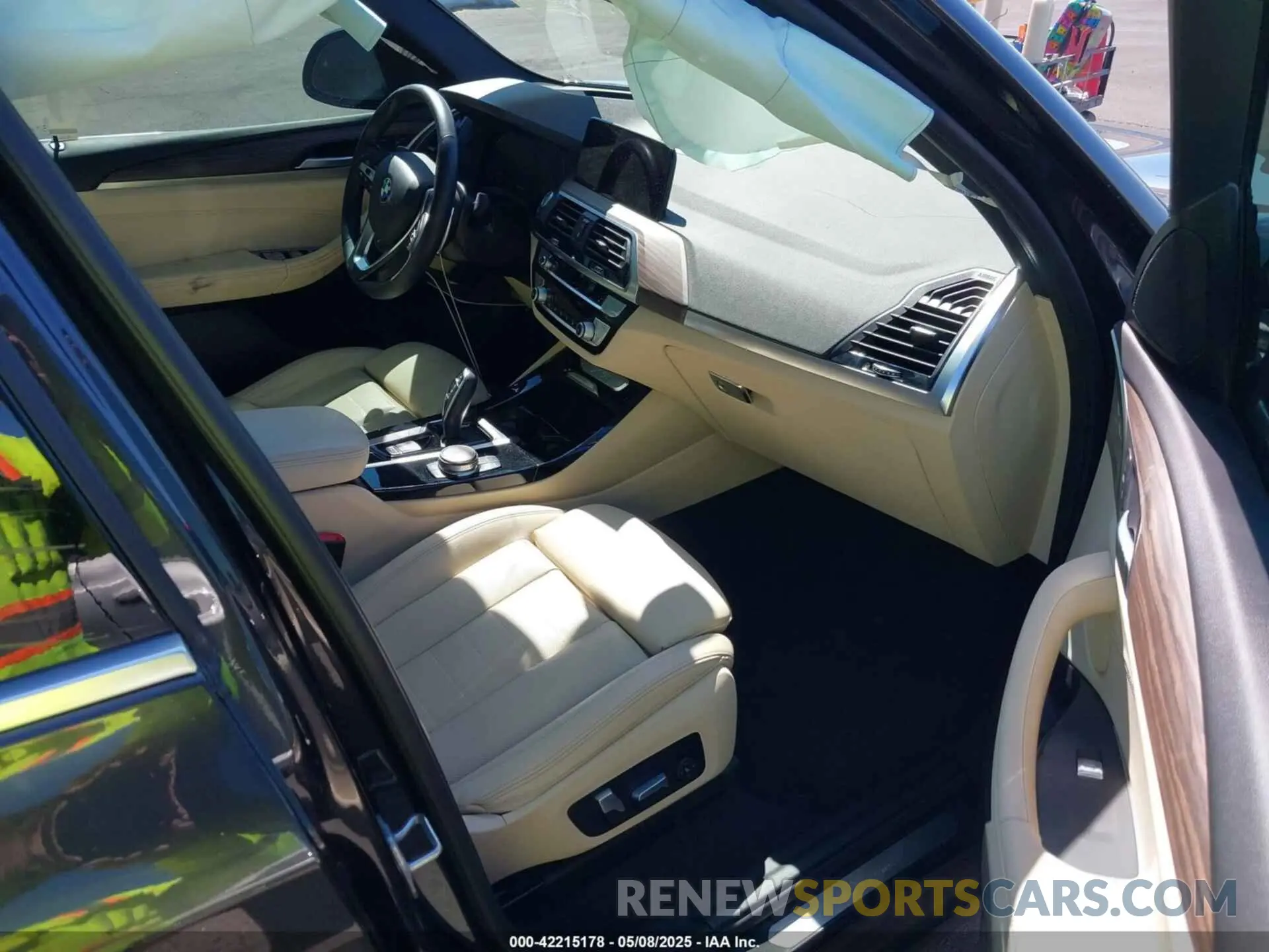 5 Photograph of a damaged car 5UXTY5C00M9E87427 BMW X3 2021