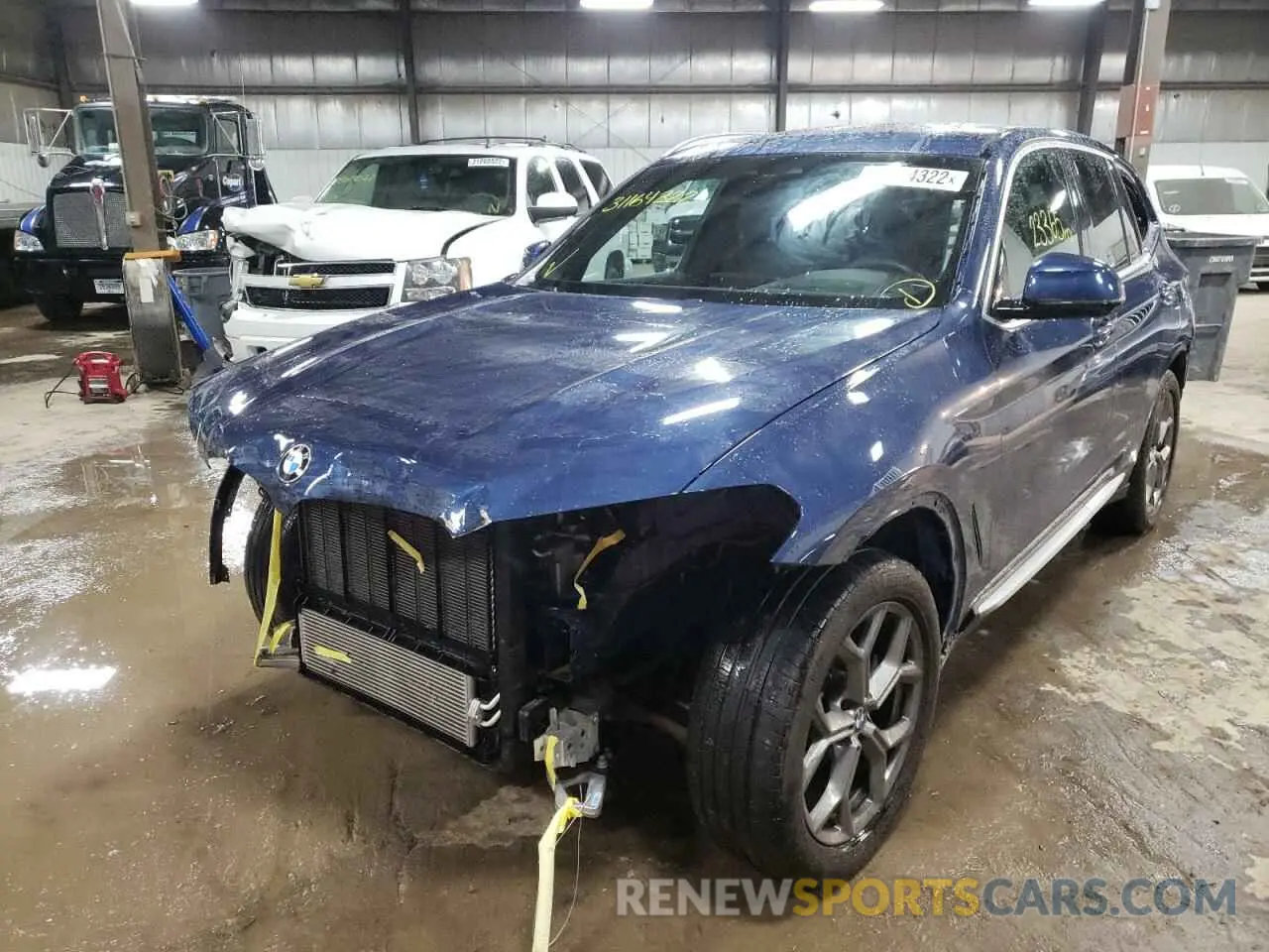 2 Photograph of a damaged car 5UXTY5C00M9F24153 BMW X3 2021