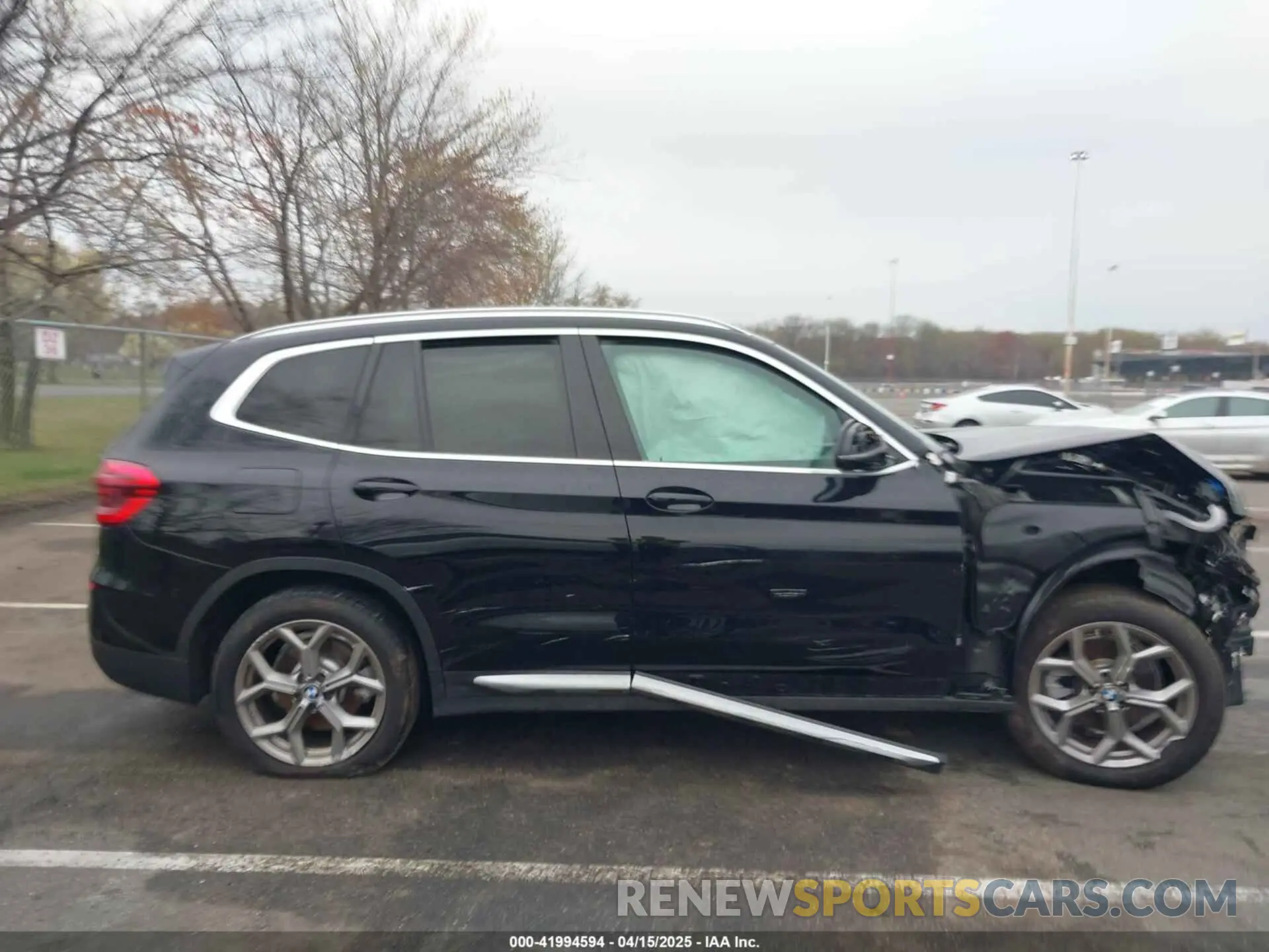 14 Photograph of a damaged car 5UXTY5C00M9F37677 BMW X3 2021