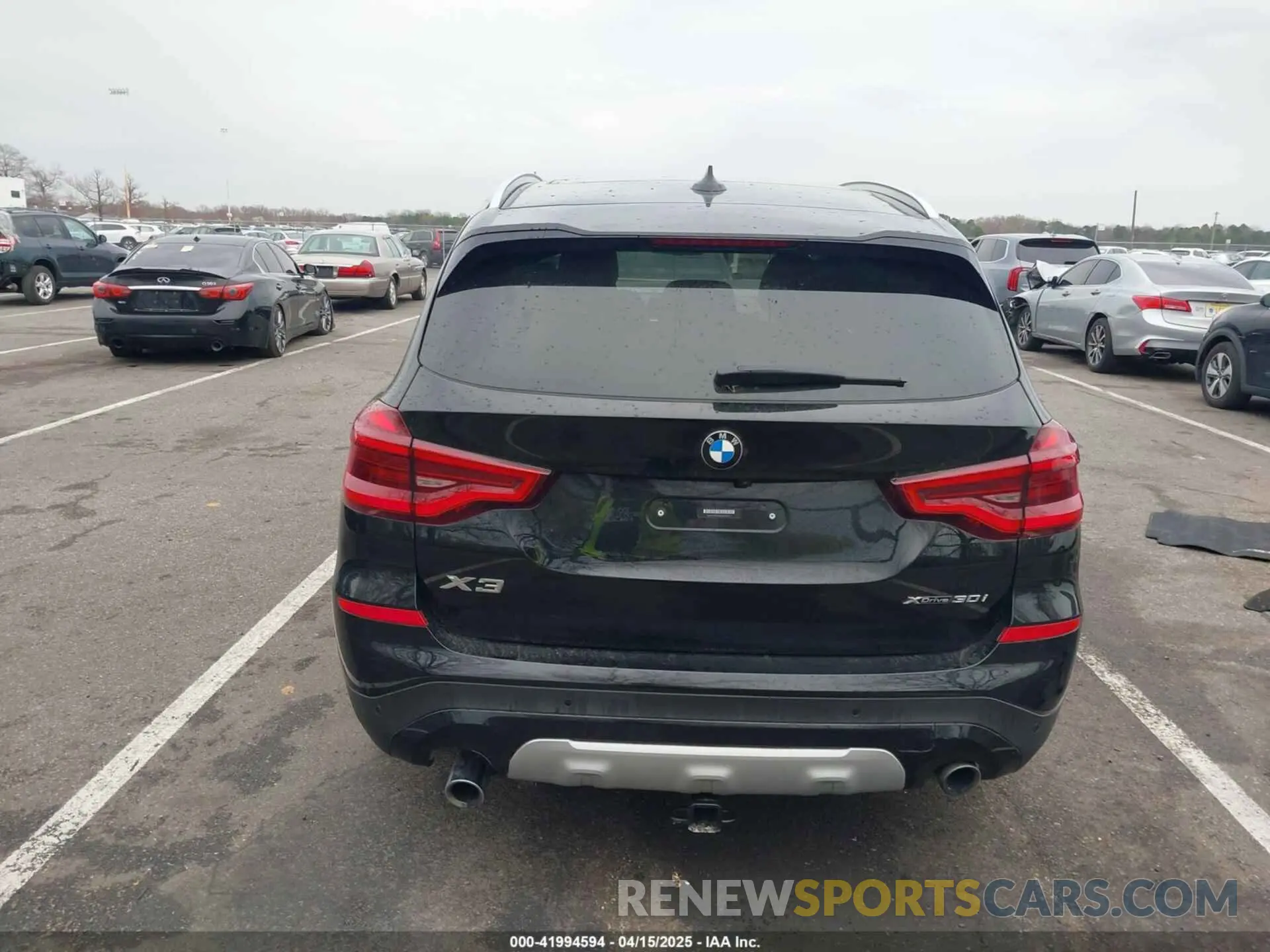 17 Photograph of a damaged car 5UXTY5C00M9F37677 BMW X3 2021