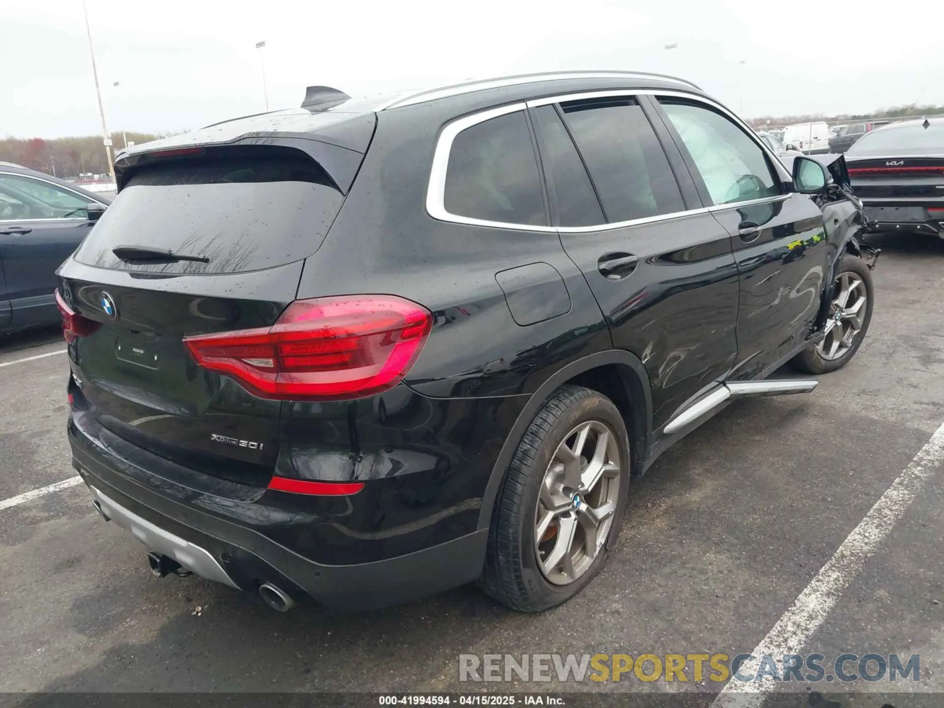 4 Photograph of a damaged car 5UXTY5C00M9F37677 BMW X3 2021