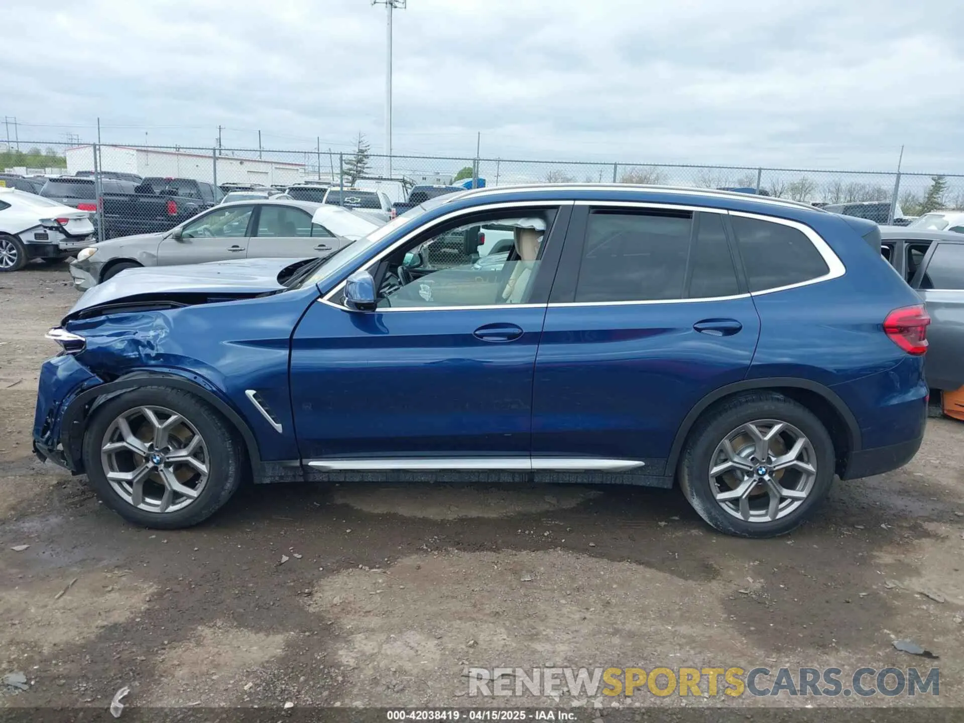 14 Photograph of a damaged car 5UXTY5C01M9E42951 BMW X3 2021