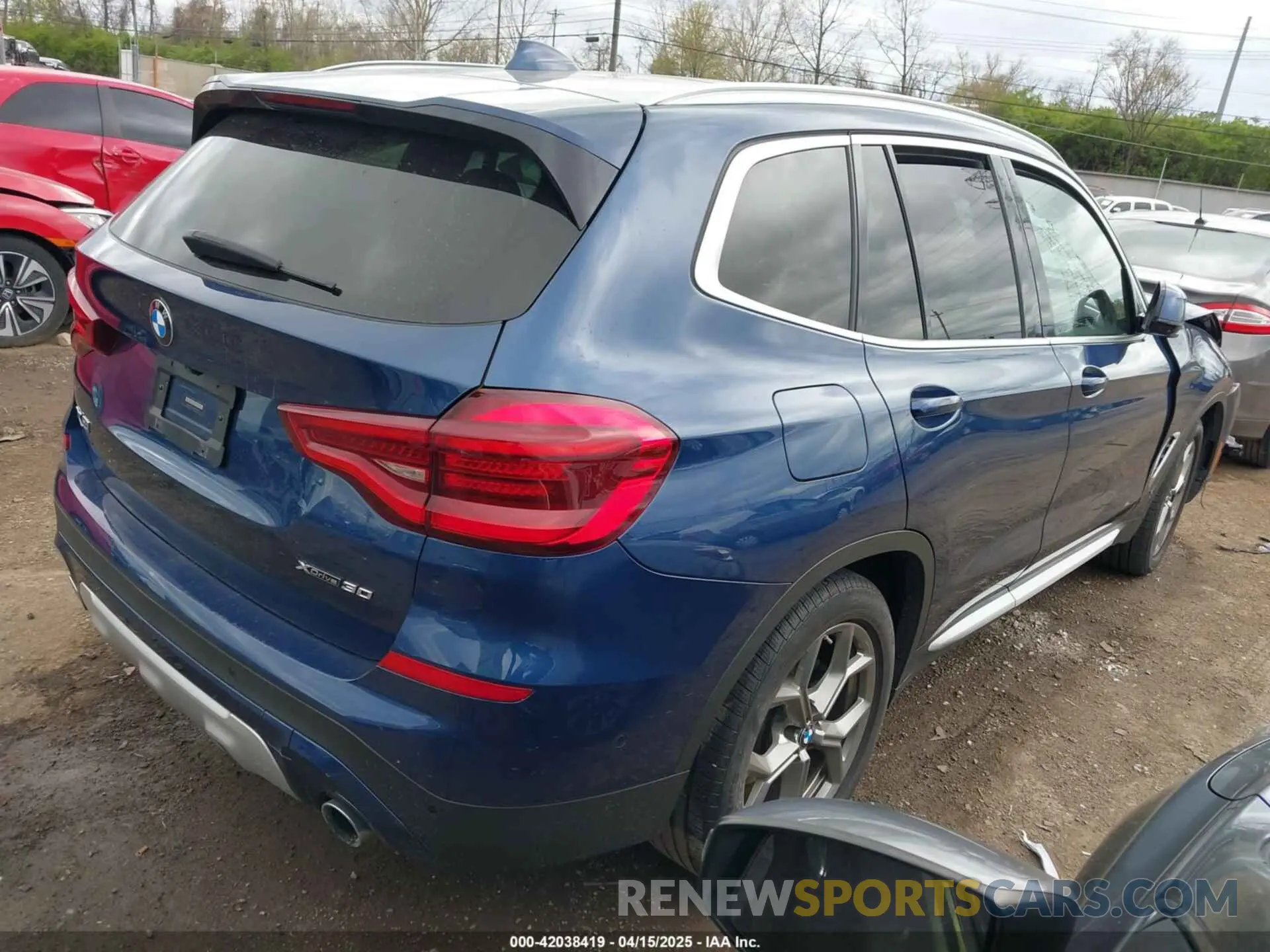 4 Photograph of a damaged car 5UXTY5C01M9E42951 BMW X3 2021