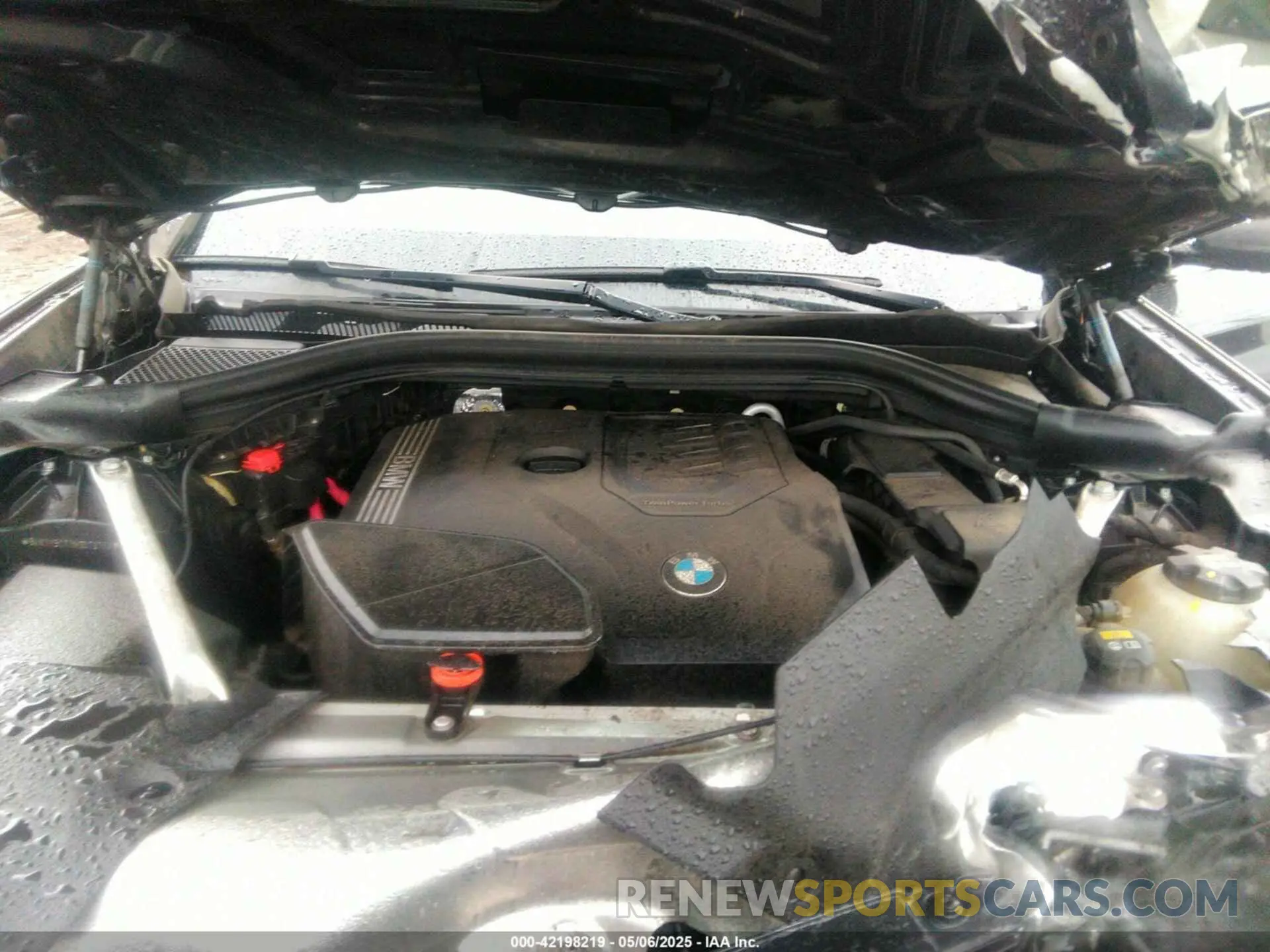 10 Photograph of a damaged car 5UXTY5C02M9D79732 BMW X3 2021
