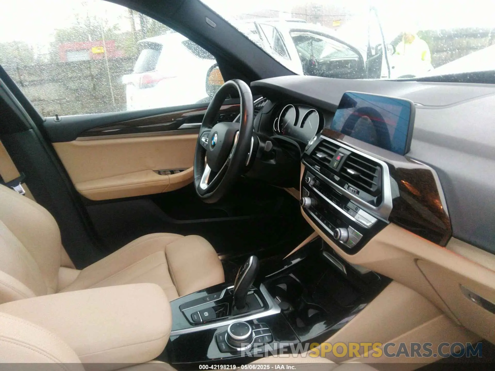 5 Photograph of a damaged car 5UXTY5C02M9D79732 BMW X3 2021