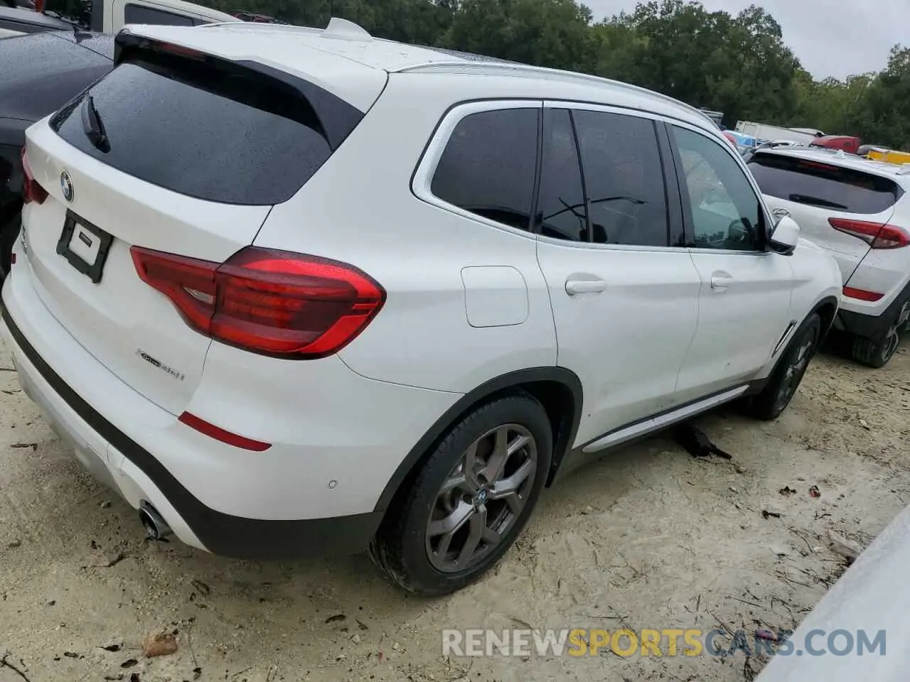 3 Photograph of a damaged car 5UXTY5C02M9E42599 BMW X3 2021