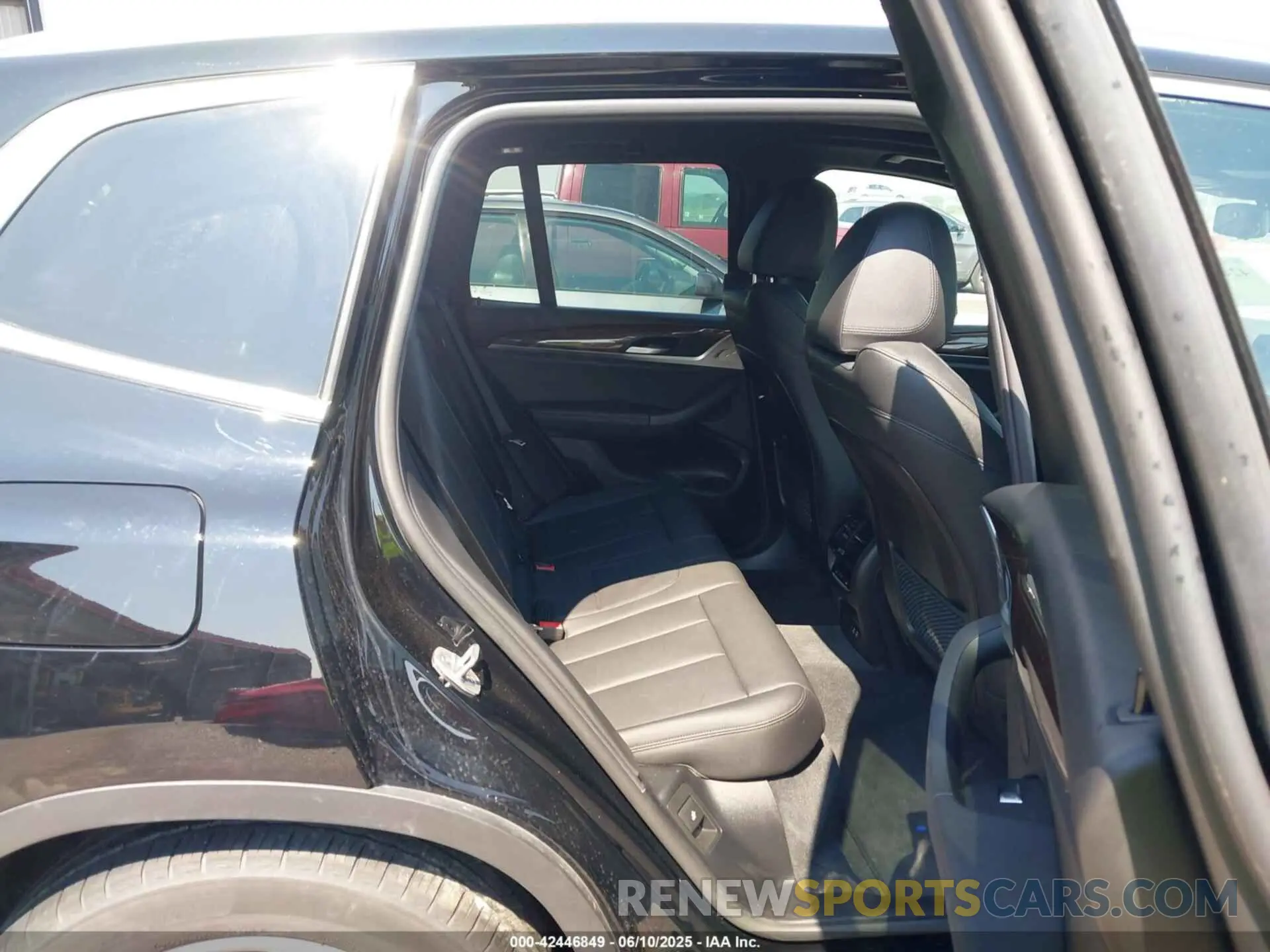 8 Photograph of a damaged car 5UXTY5C02M9F20945 BMW X3 2021
