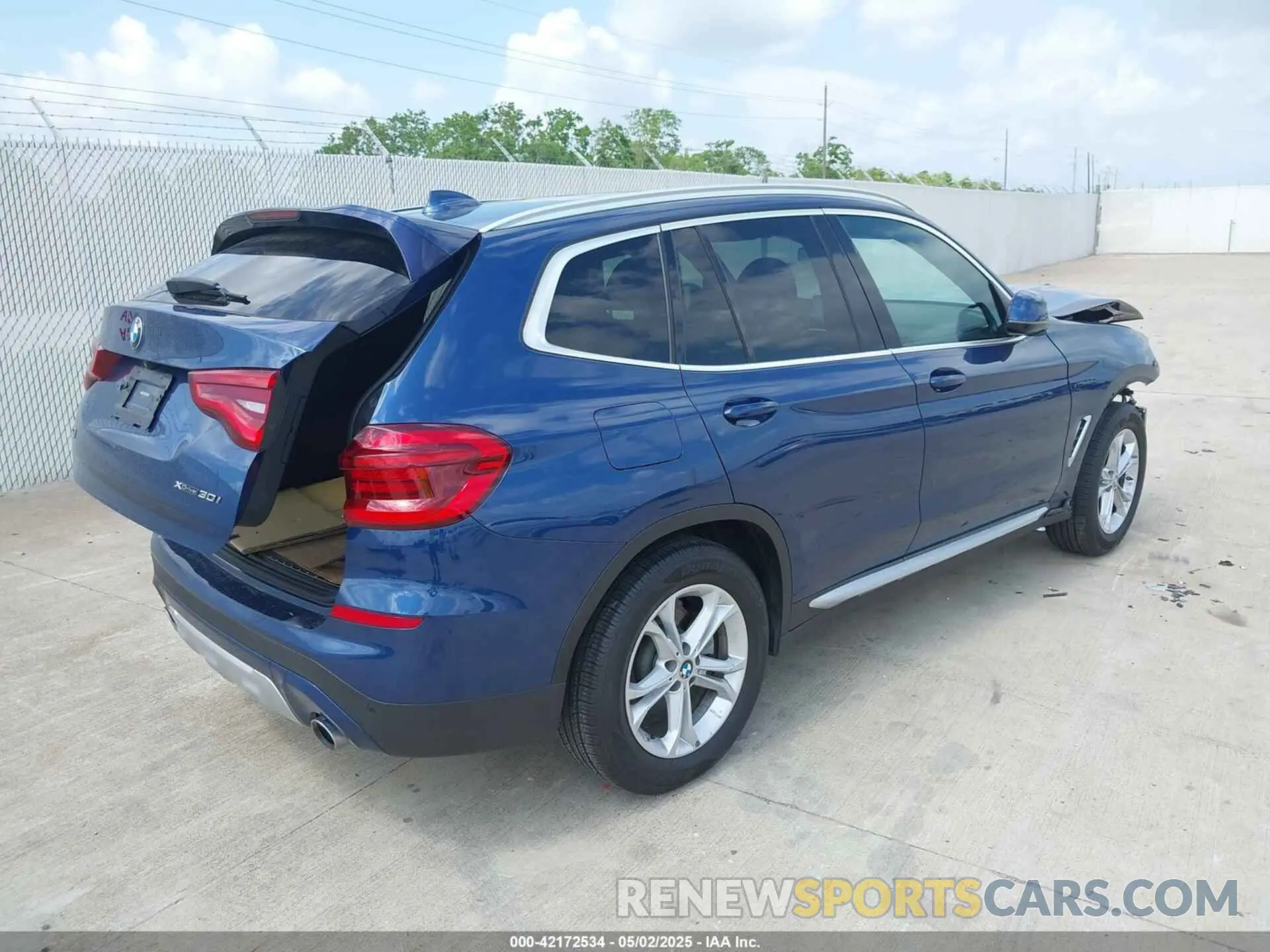 4 Фотография поврежденного автомобиля 5UXTY5C02M9G01198 BMW X3 2021