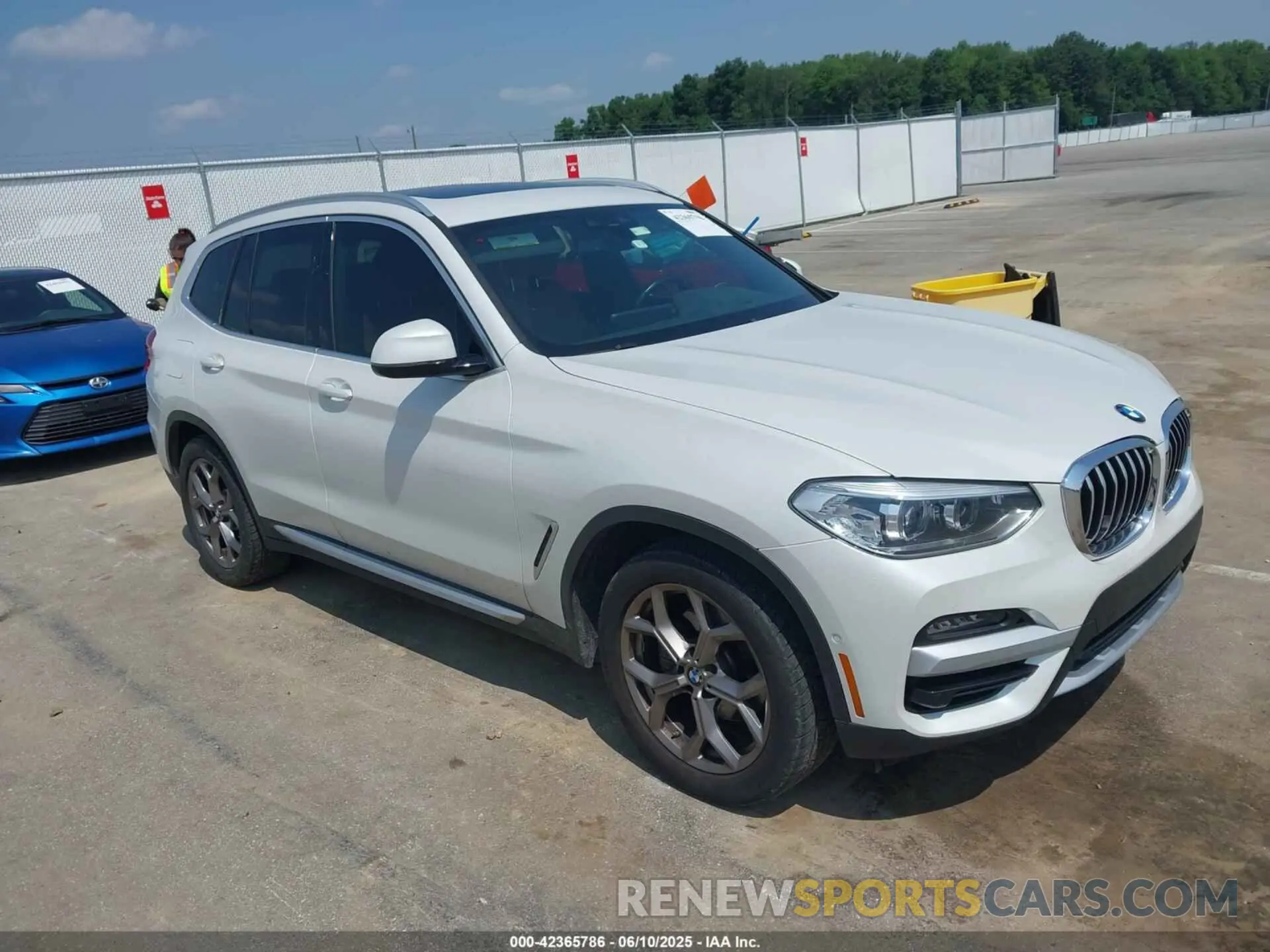 1 Photograph of a damaged car 5UXTY5C02M9G56072 BMW X3 2021