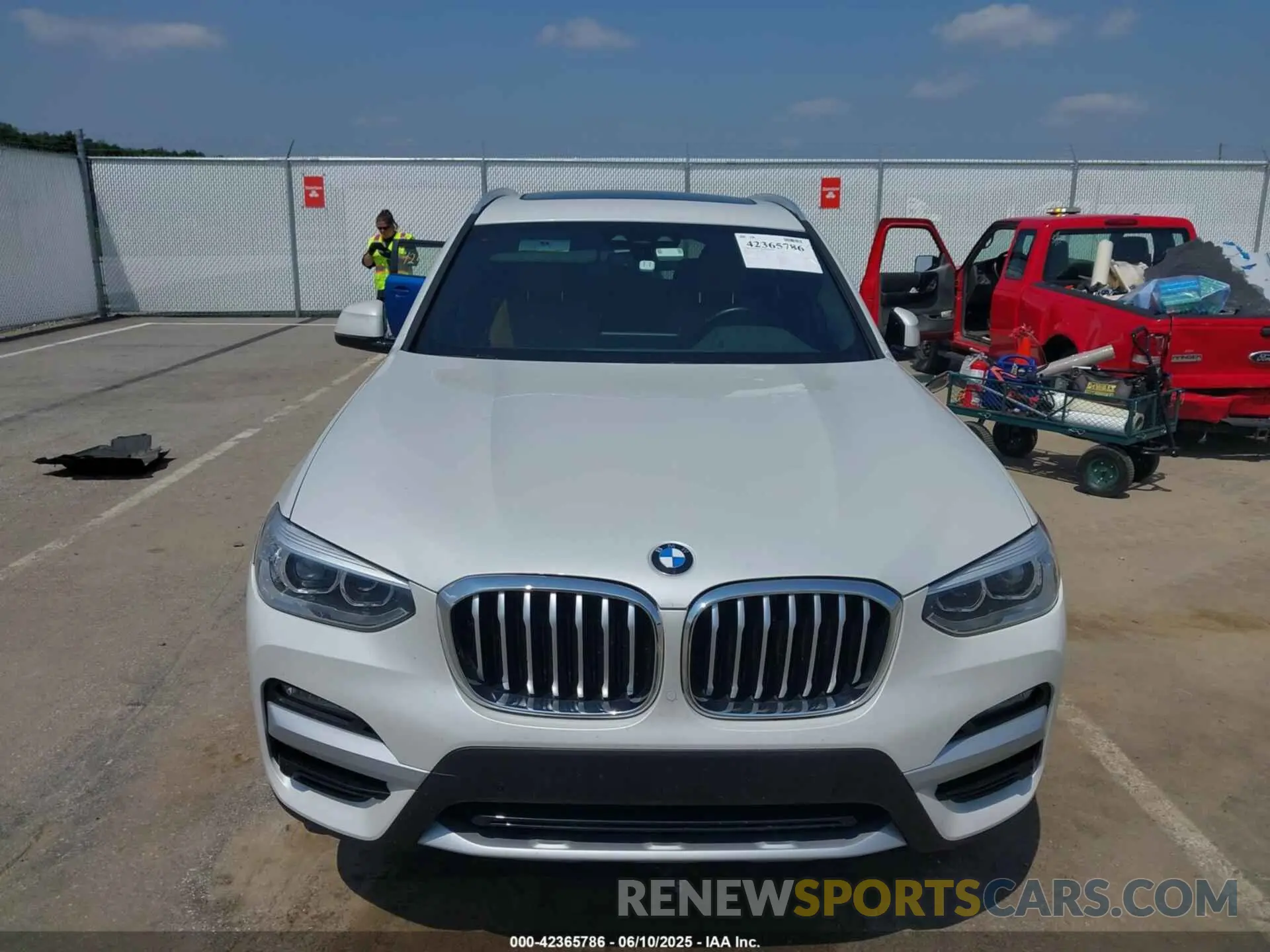 6 Photograph of a damaged car 5UXTY5C02M9G56072 BMW X3 2021