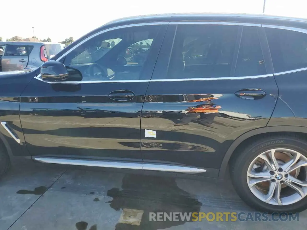 13 Photograph of a damaged car 5UXTY5C03M9E33247 BMW X3 2021