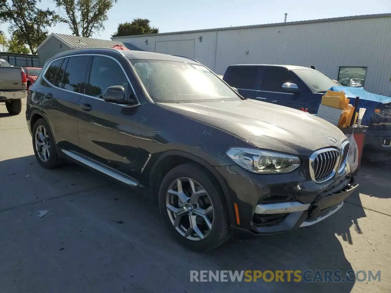 4 Photograph of a damaged car 5UXTY5C03M9F13163 BMW X3 2021