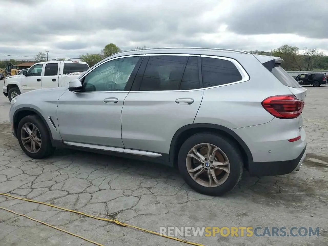 2 Photograph of a damaged car 5UXTY5C04M9F88079 BMW X3 2021