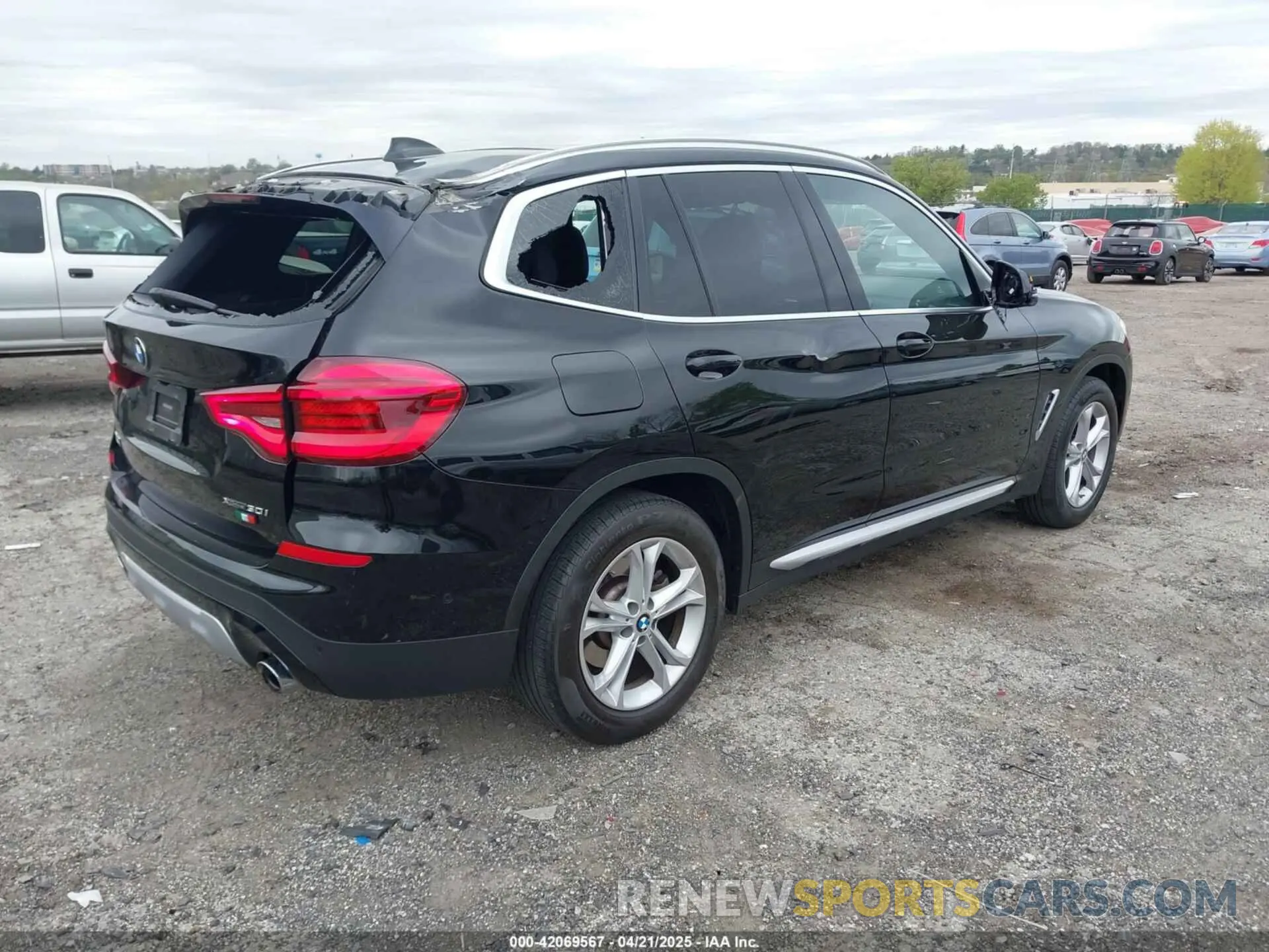 4 Photograph of a damaged car 5UXTY5C04M9F93699 BMW X3 2021