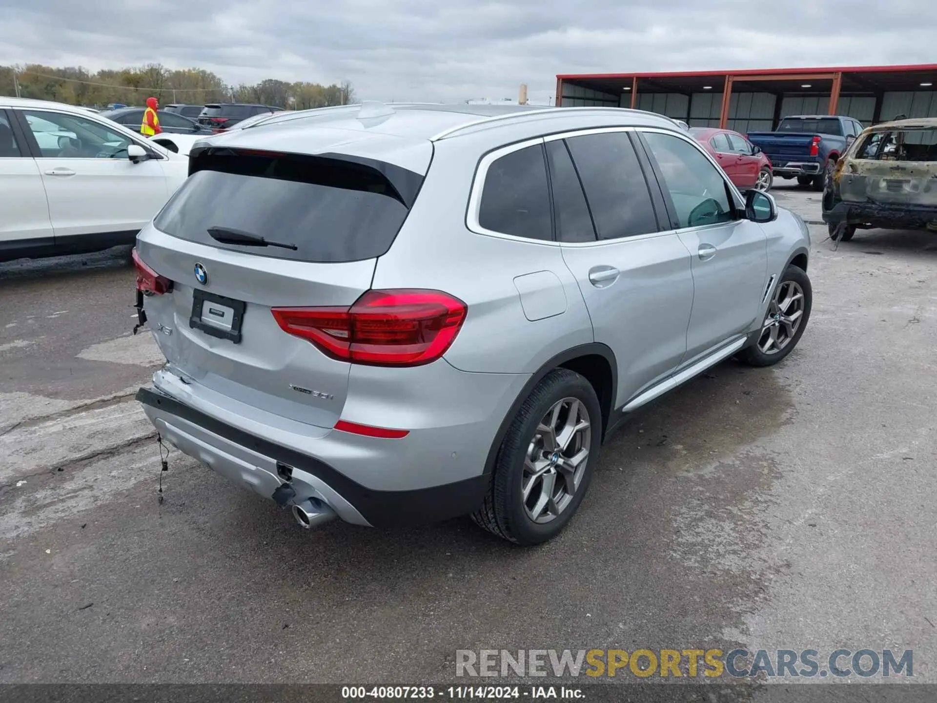 4 Photograph of a damaged car 5UXTY5C04M9G99120 BMW X3 2021