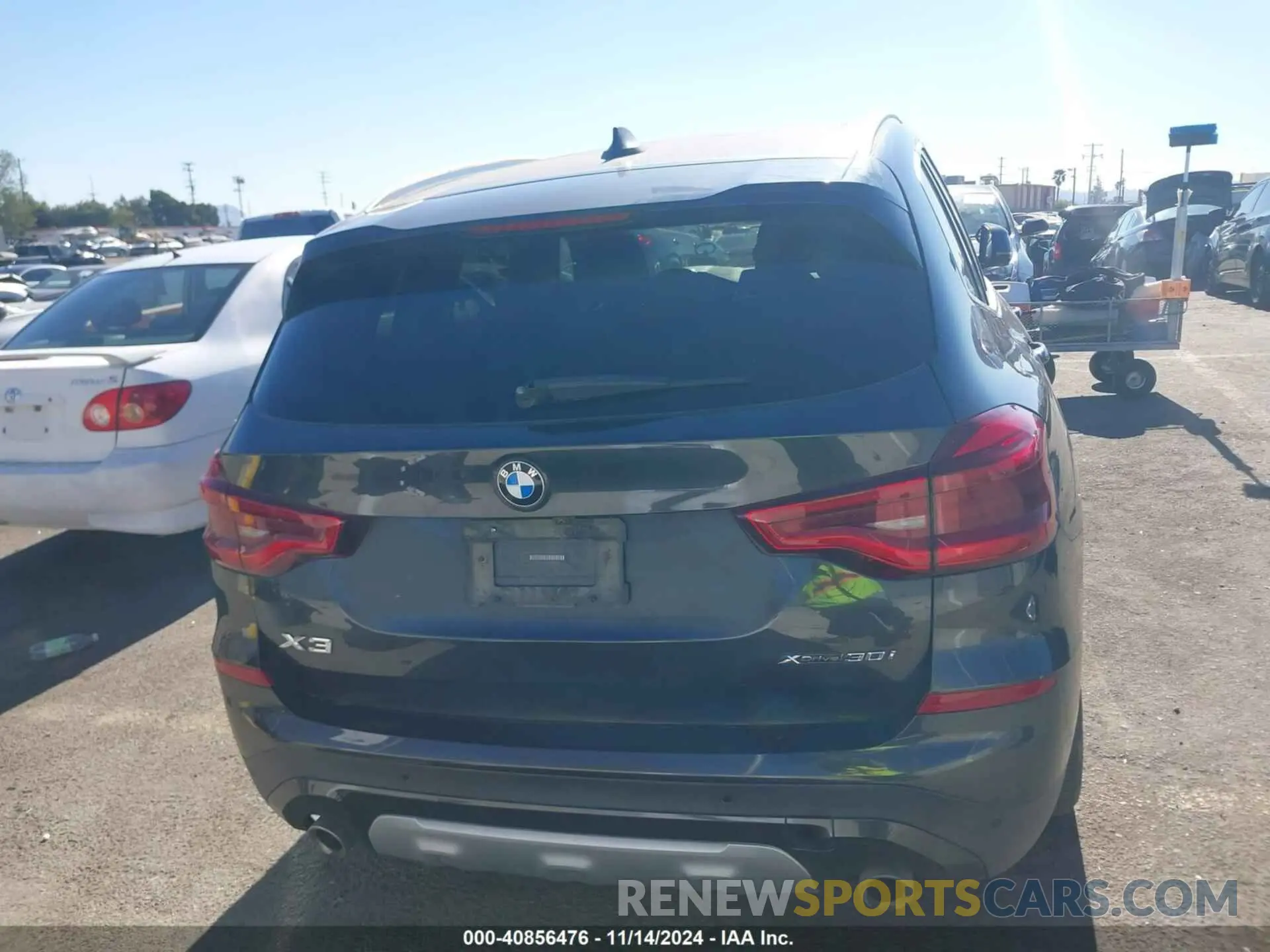 17 Photograph of a damaged car 5UXTY5C05M9846123 BMW X3 2021