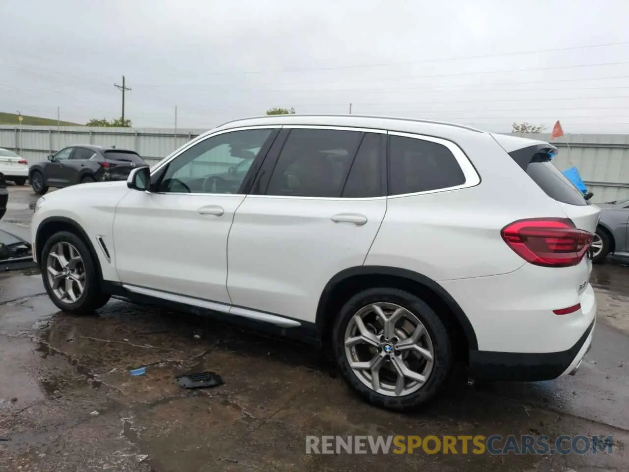 2 Photograph of a damaged car 5UXTY5C05M9G91110 BMW X3 2021