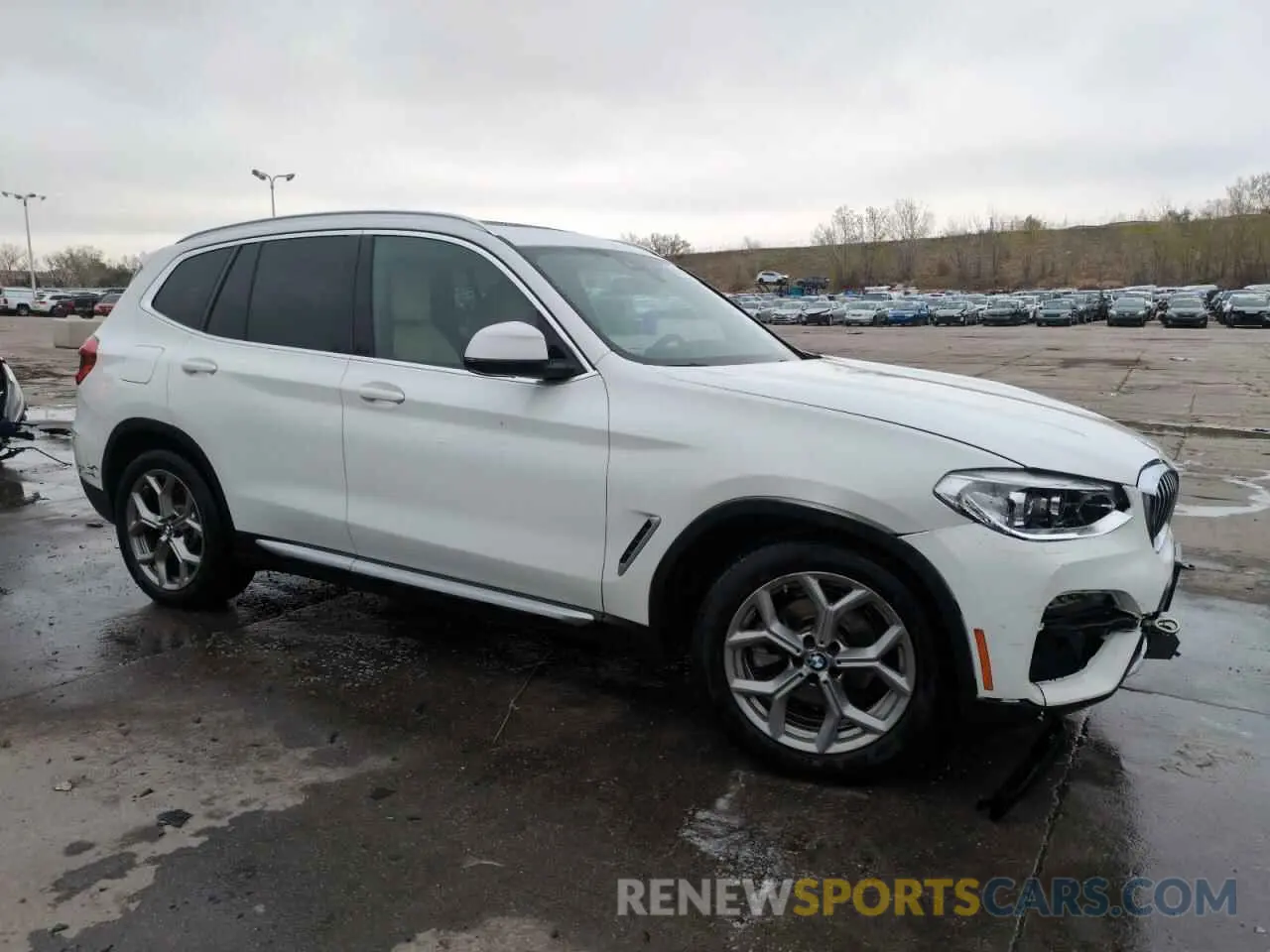 4 Photograph of a damaged car 5UXTY5C05M9G91110 BMW X3 2021