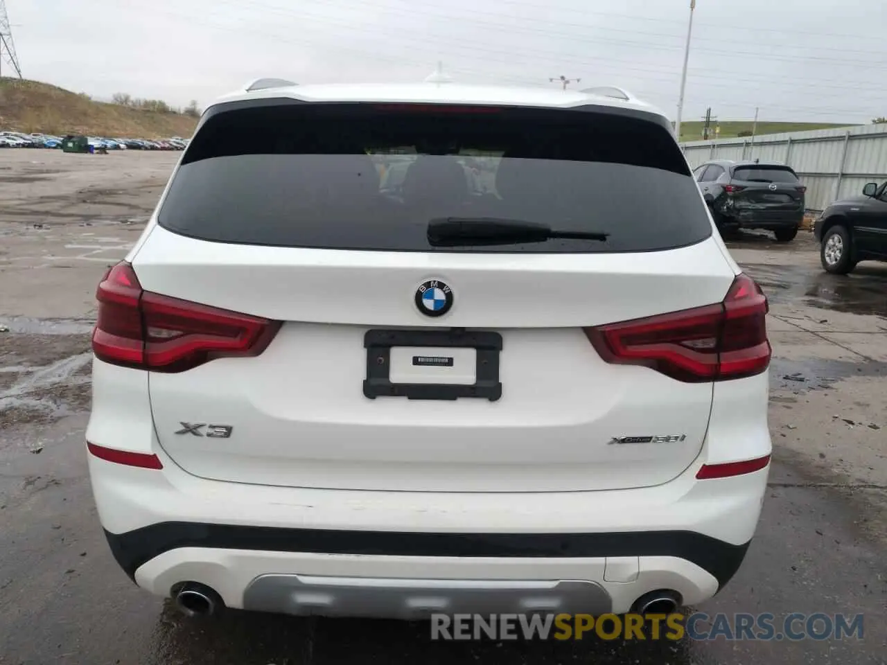 6 Photograph of a damaged car 5UXTY5C05M9G91110 BMW X3 2021