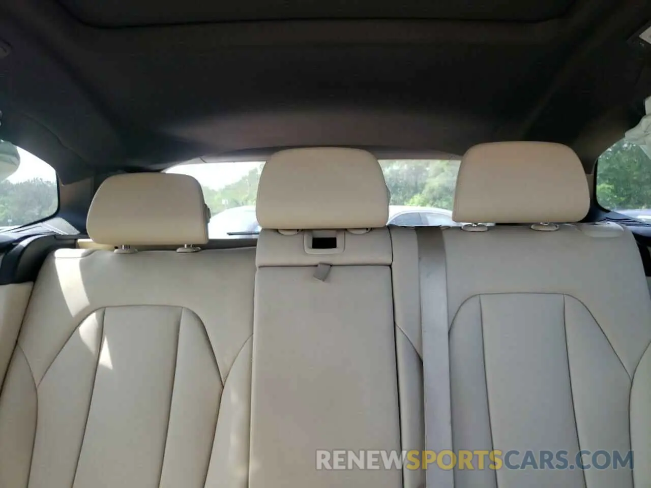 10 Photograph of a damaged car 5UXTY5C05M9H25319 BMW X3 2021