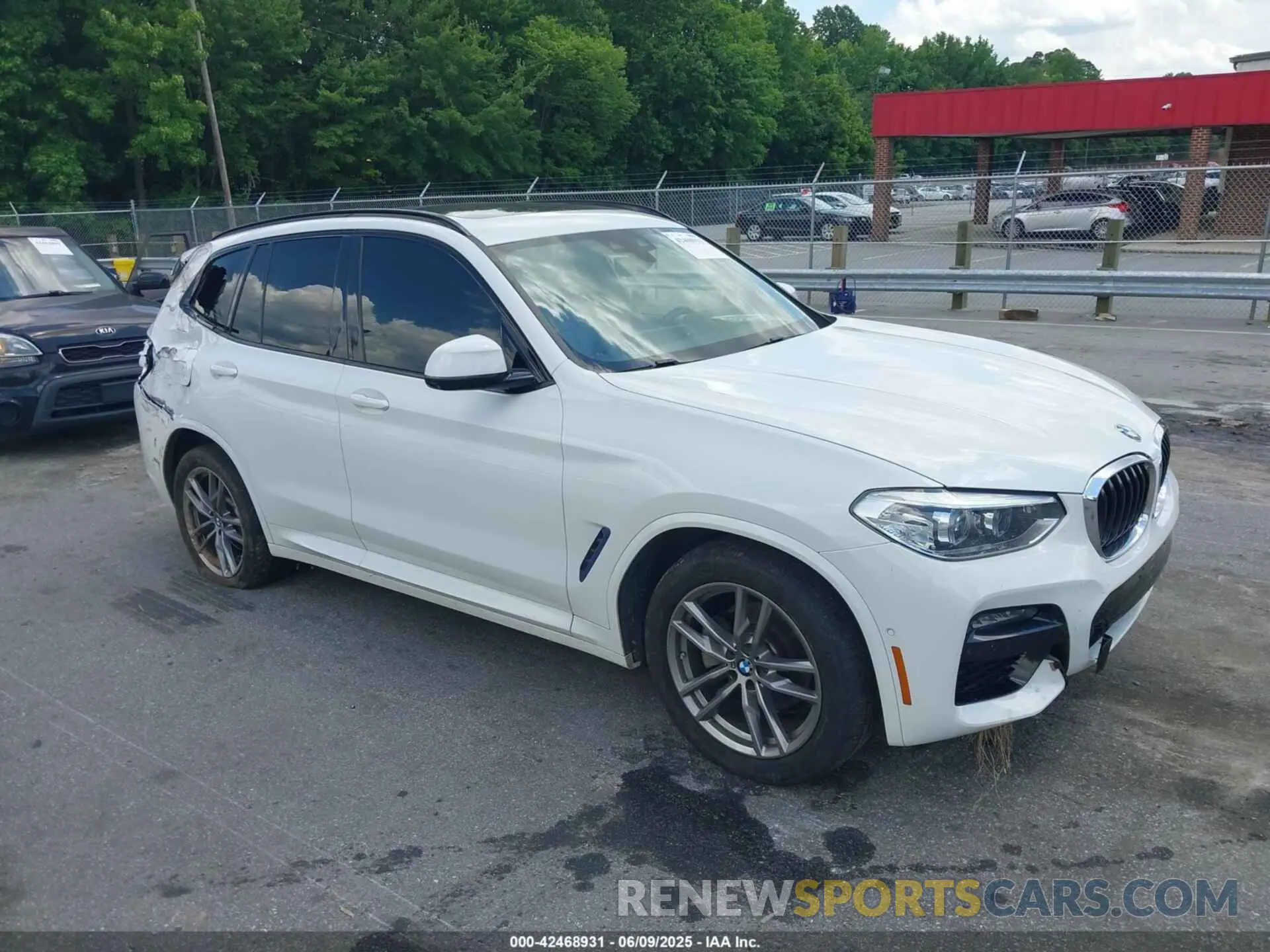 1 Photograph of a damaged car 5UXTY5C06M9D92161 BMW X3 2021