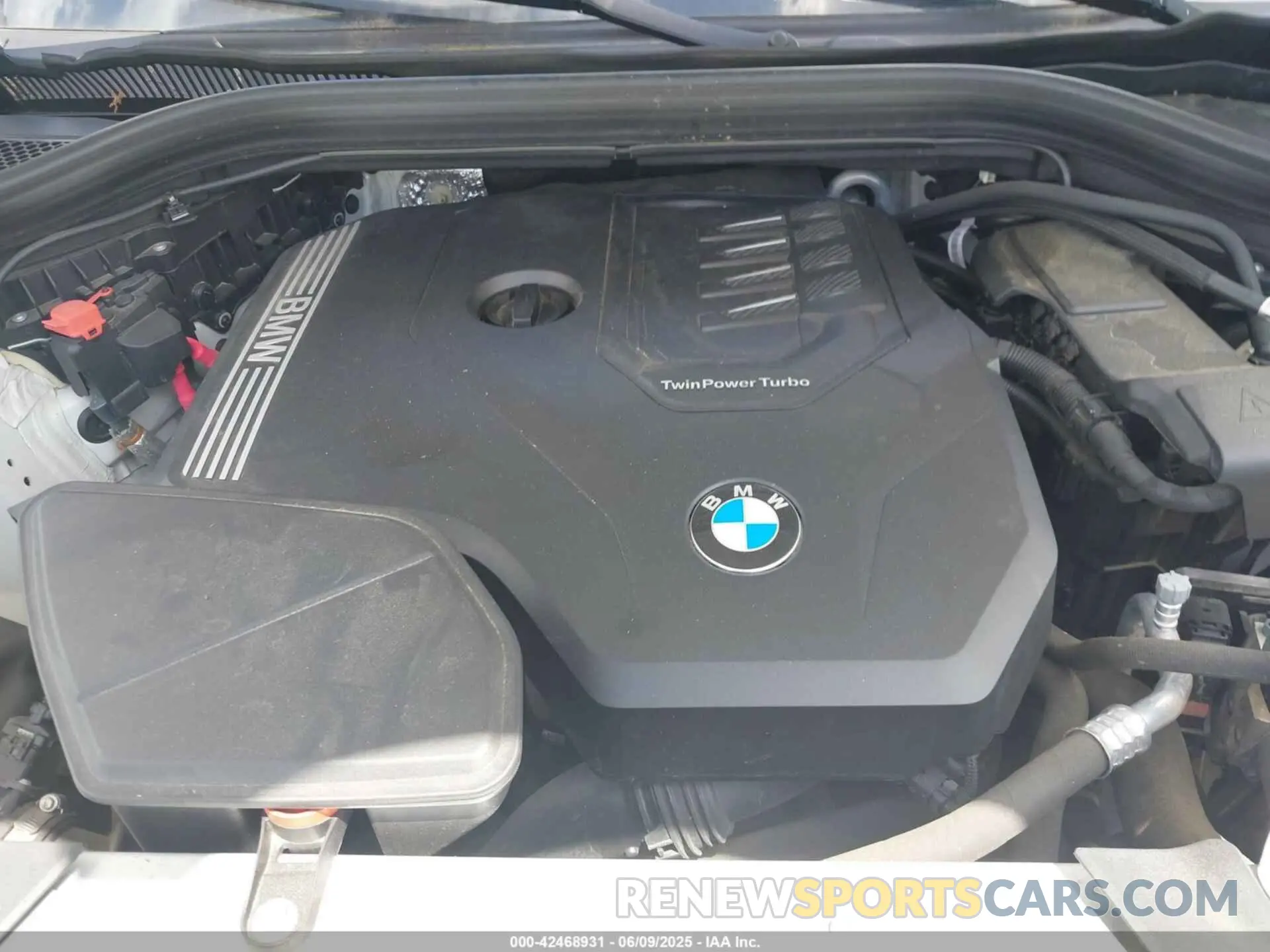10 Photograph of a damaged car 5UXTY5C06M9D92161 BMW X3 2021