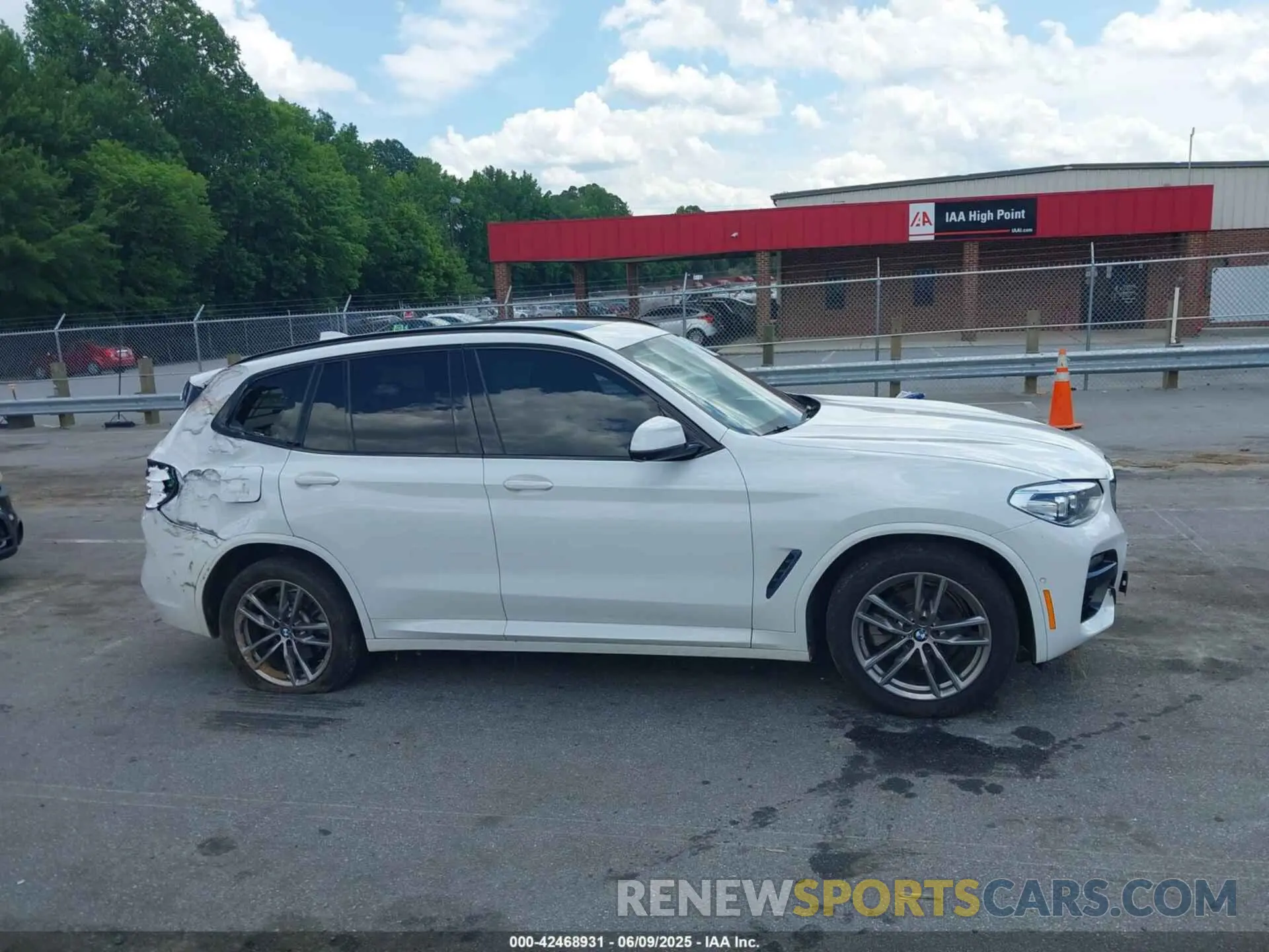 13 Photograph of a damaged car 5UXTY5C06M9D92161 BMW X3 2021