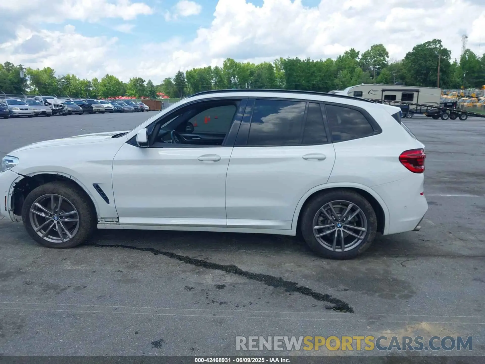 14 Photograph of a damaged car 5UXTY5C06M9D92161 BMW X3 2021