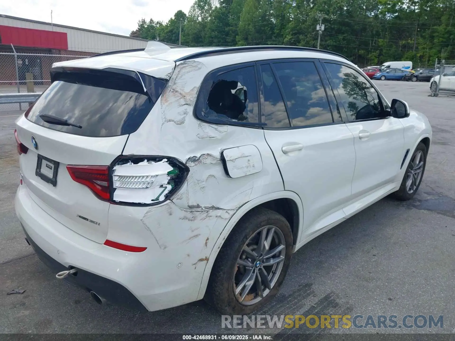 4 Photograph of a damaged car 5UXTY5C06M9D92161 BMW X3 2021