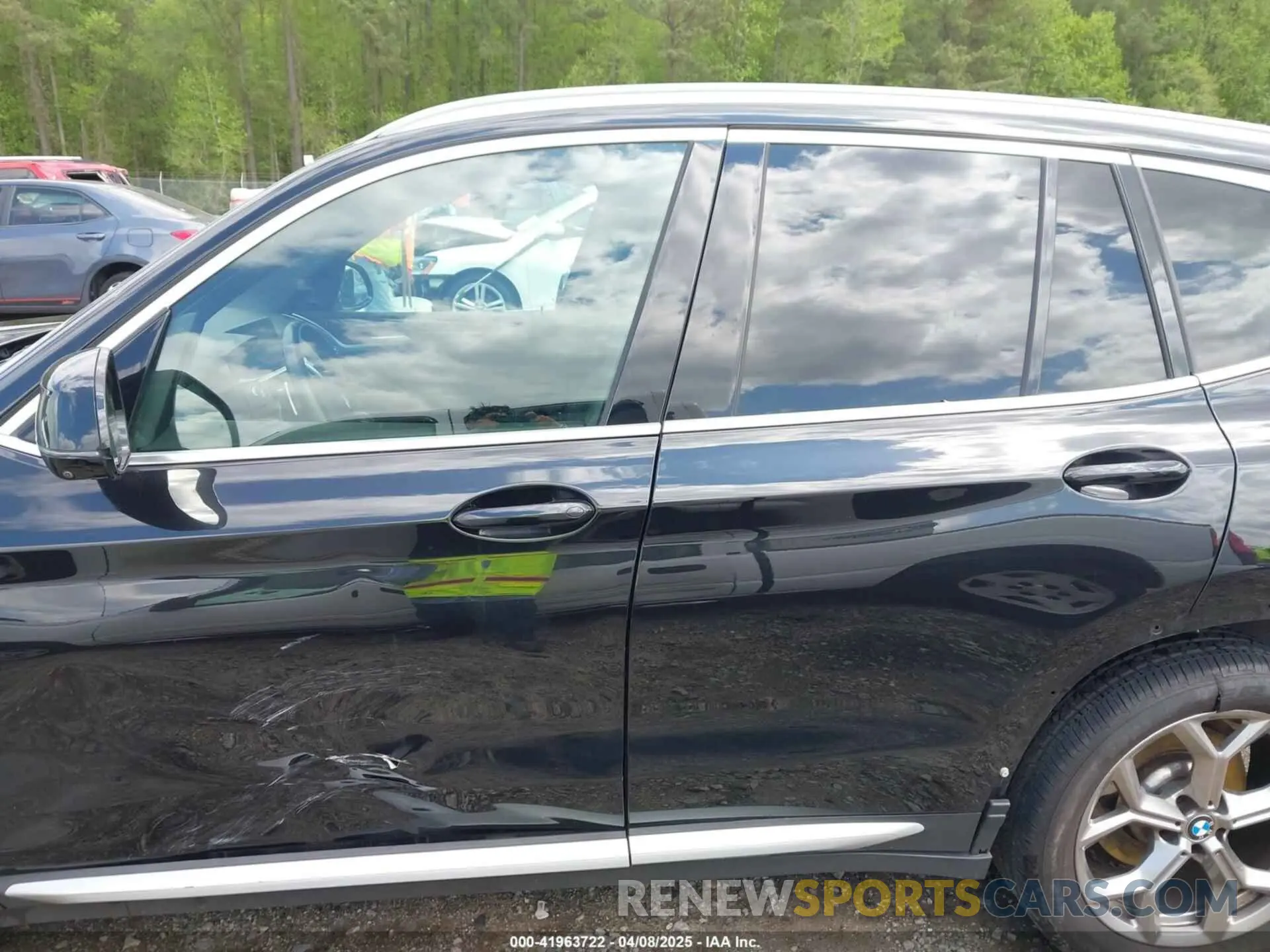 15 Фотография поврежденного автомобиля 5UXTY5C07M9E46227 BMW X3 2021