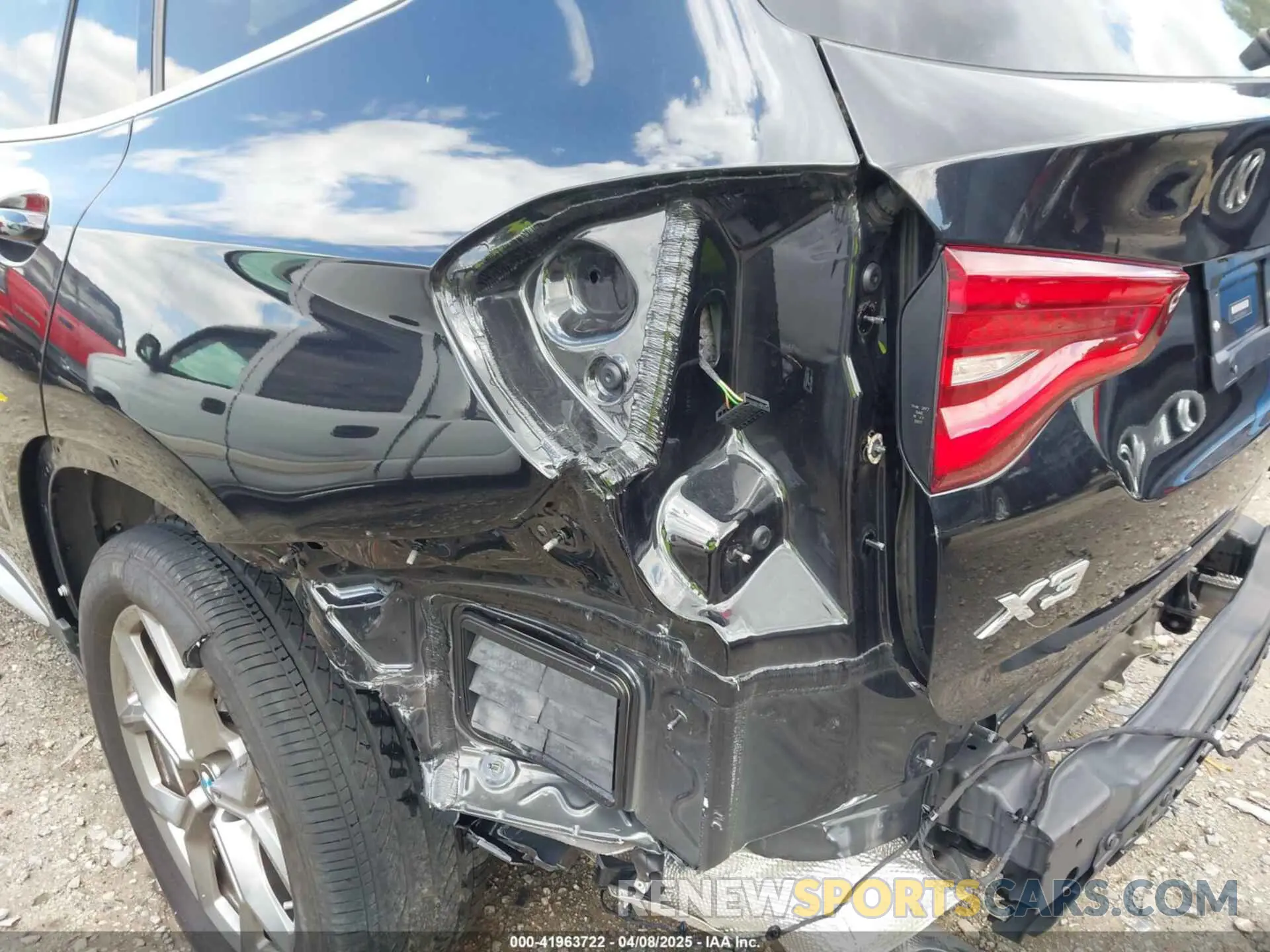18 Фотография поврежденного автомобиля 5UXTY5C07M9E46227 BMW X3 2021