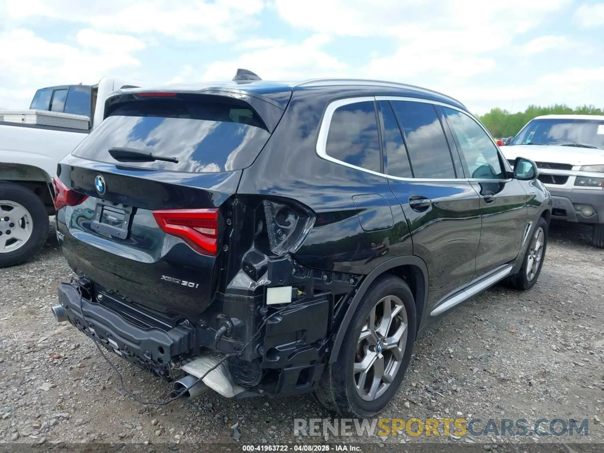4 Фотография поврежденного автомобиля 5UXTY5C07M9E46227 BMW X3 2021
