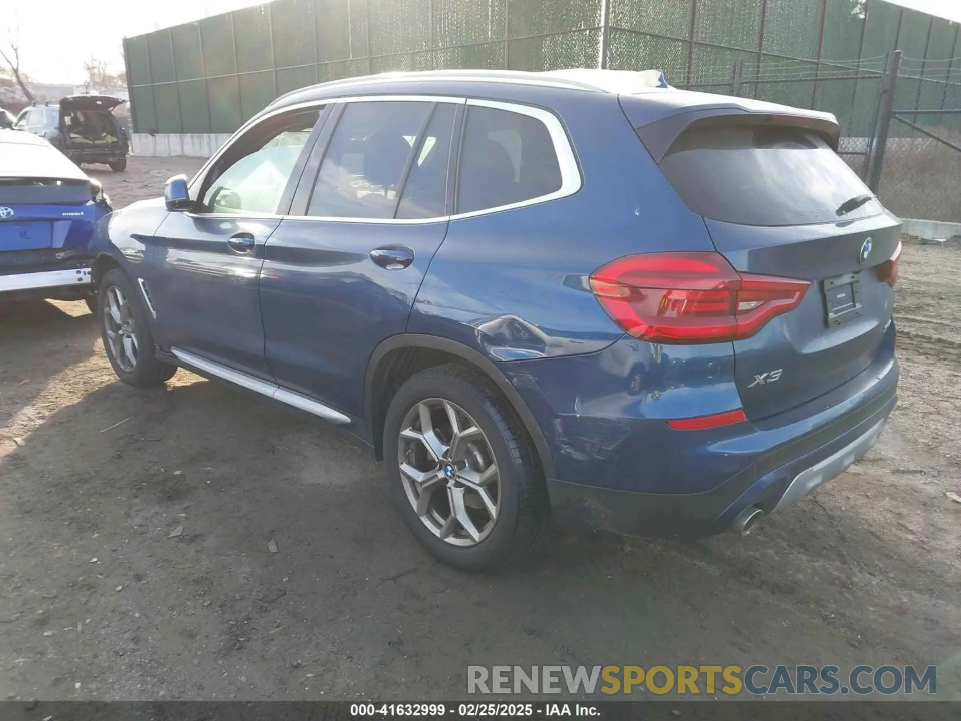3 Photograph of a damaged car 5UXTY5C07M9H54854 BMW X3 2021