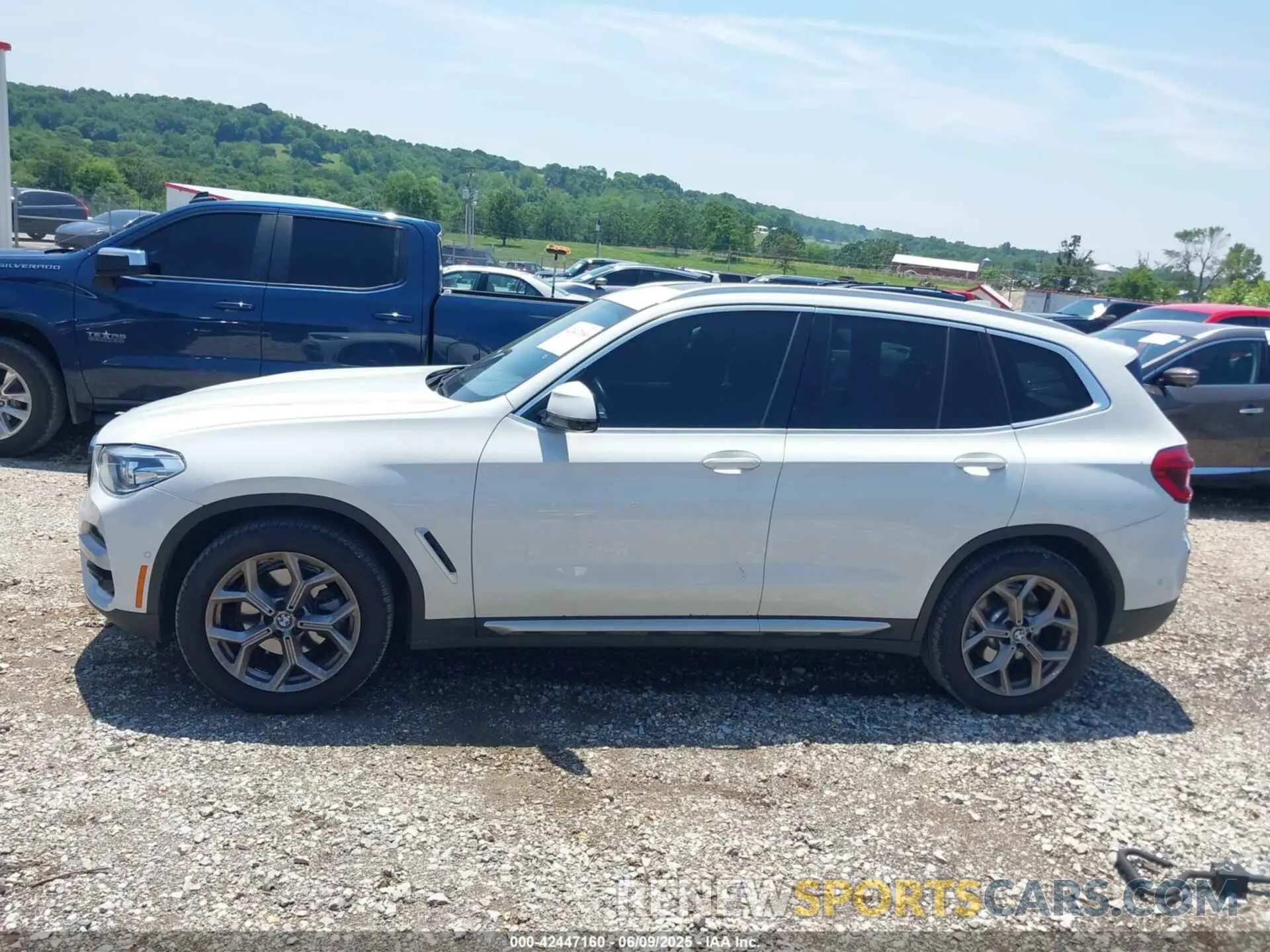 14 Photograph of a damaged car 5UXTY5C08M9F02563 BMW X3 2021